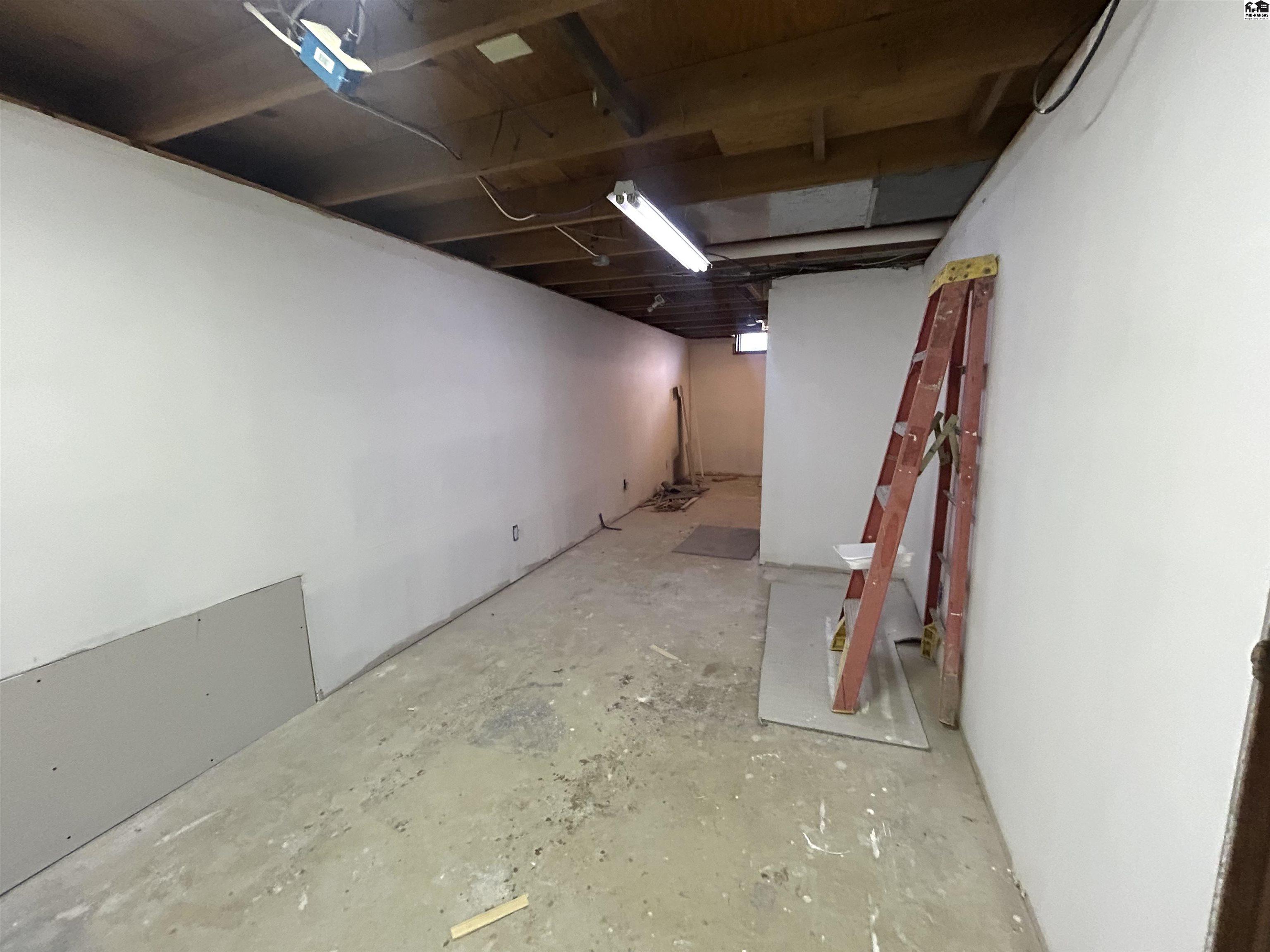 3507 N Lakeview Road Hutchinson KS 67502