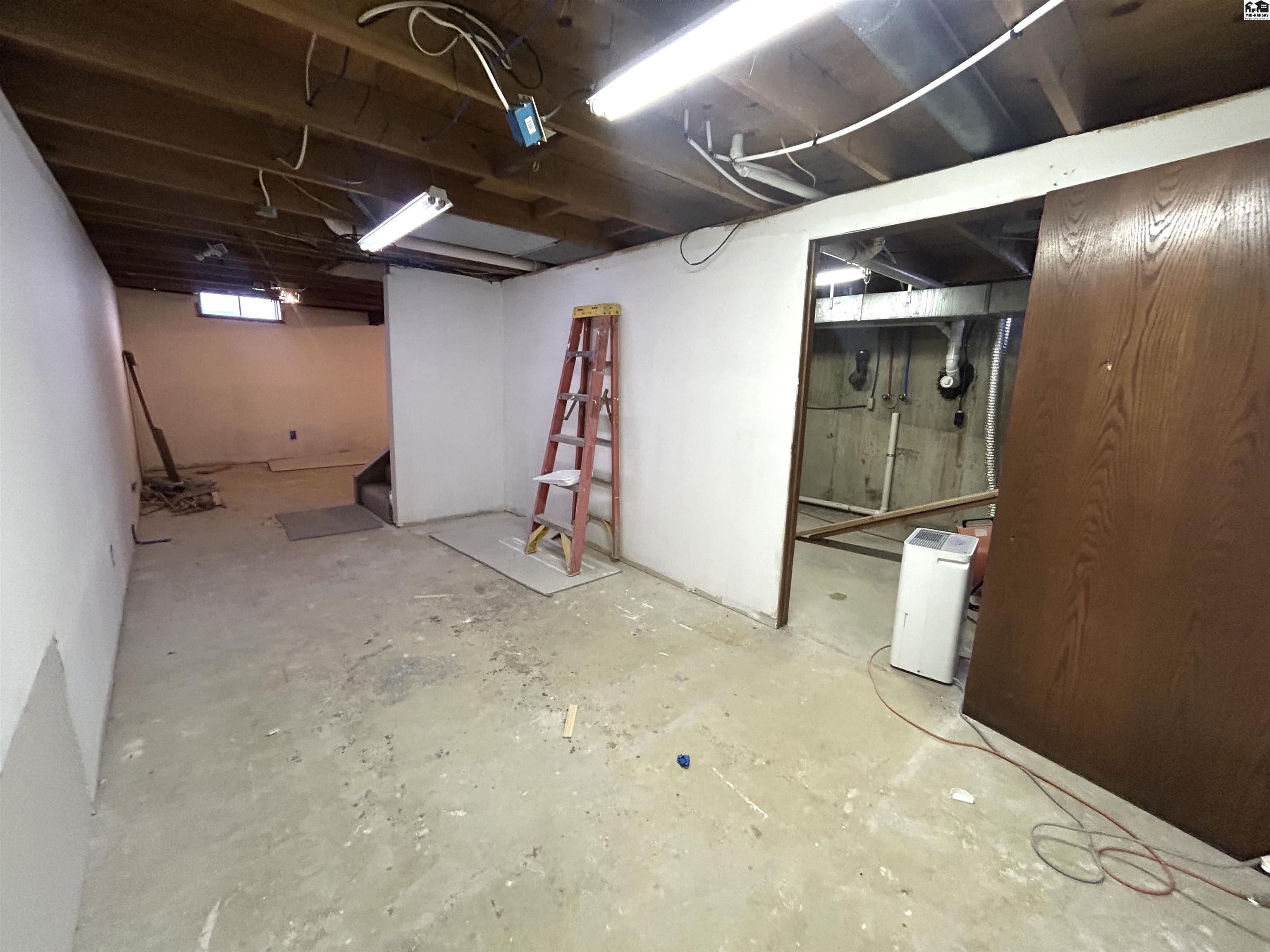 3507 N Lakeview Road Hutchinson KS 67502