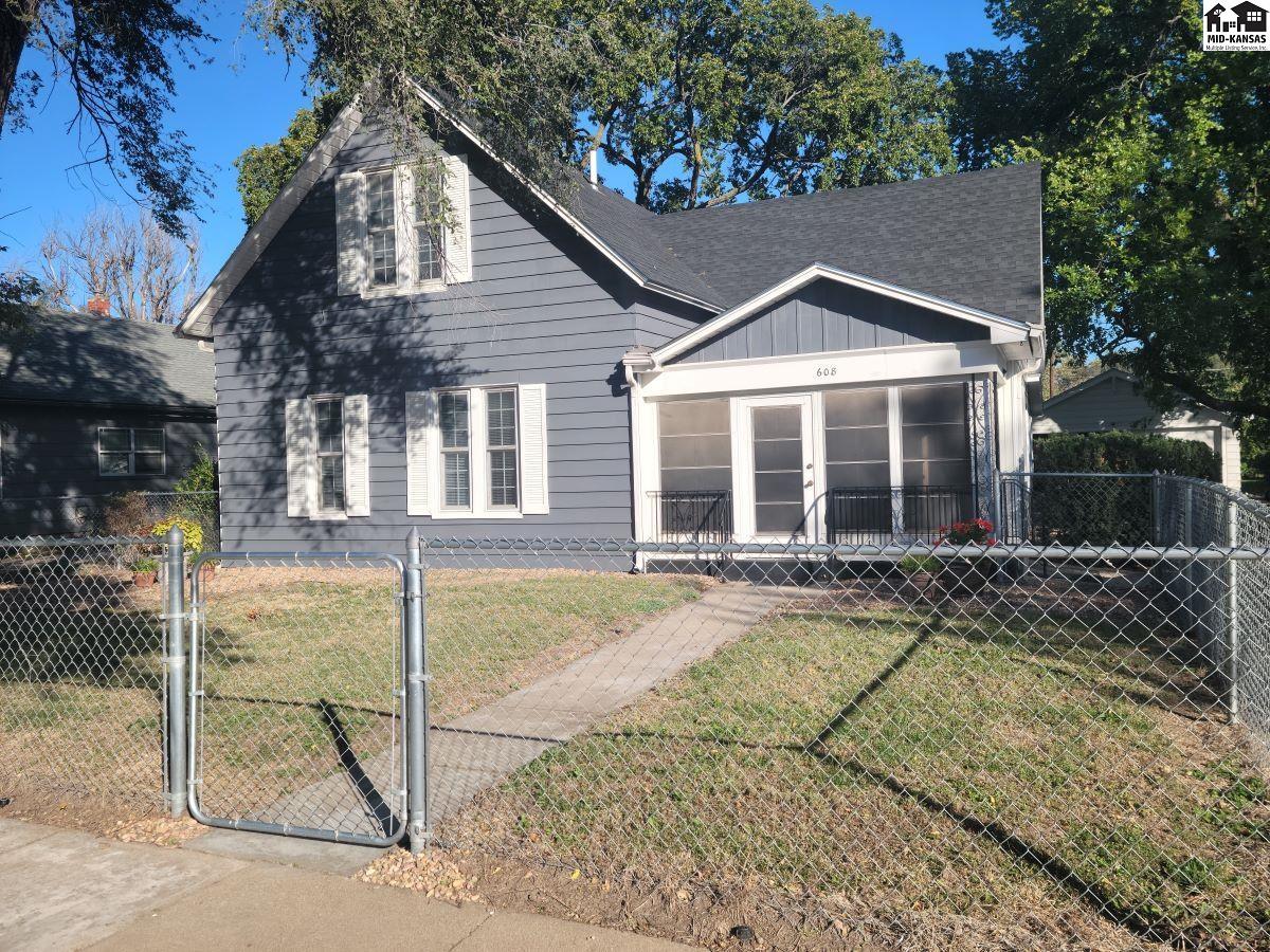 608 W 12th Avenue Hutchinson KS 67501