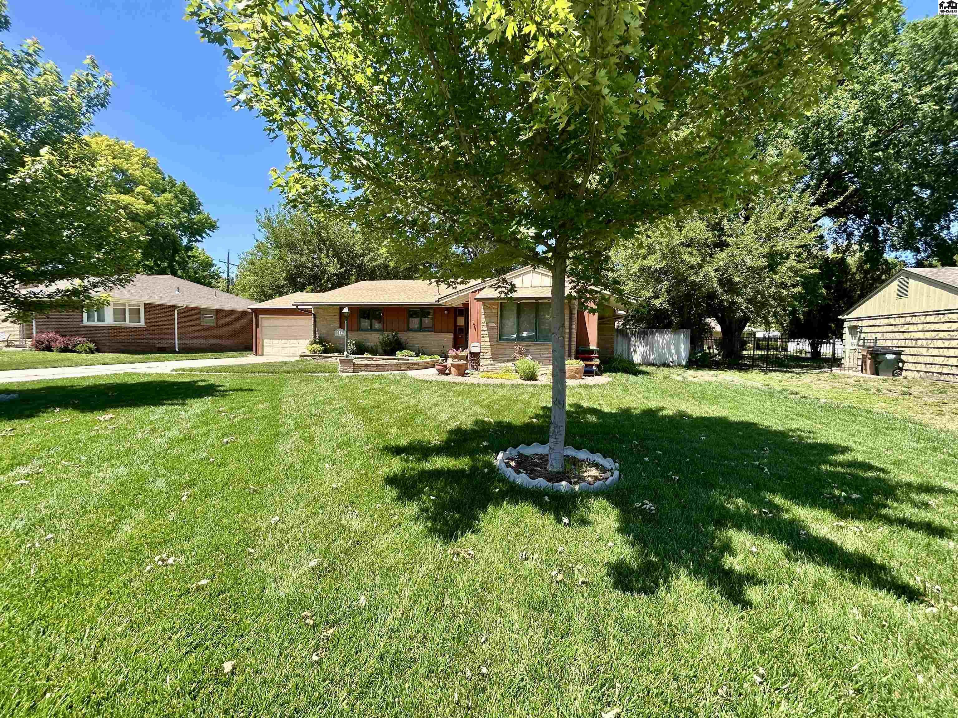 114 Carlton Road Hutchinson KS 67502