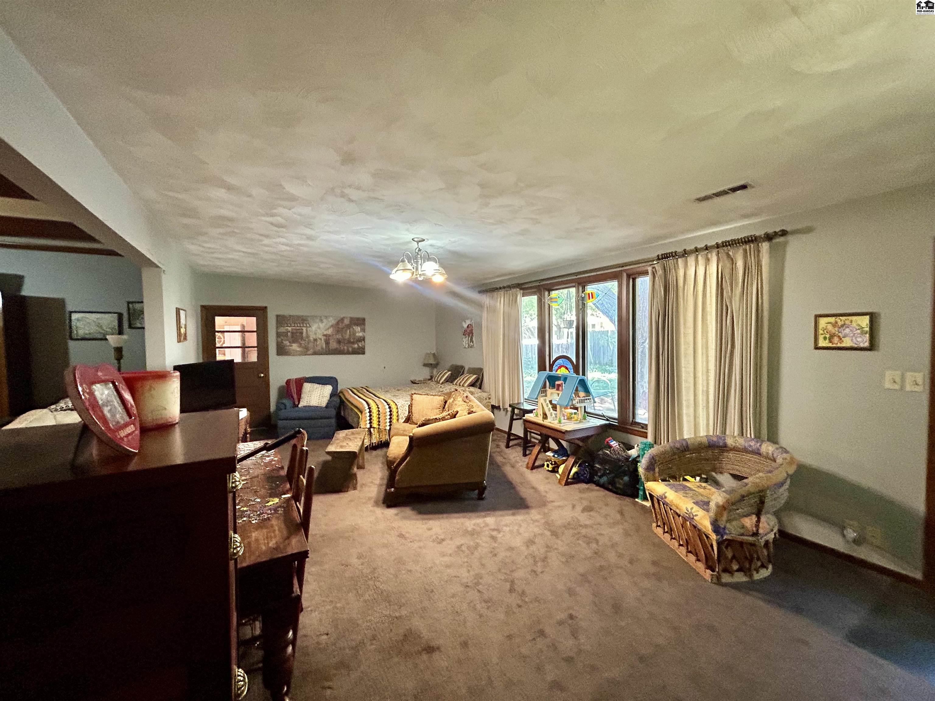 114 Carlton Road Hutchinson KS 67502