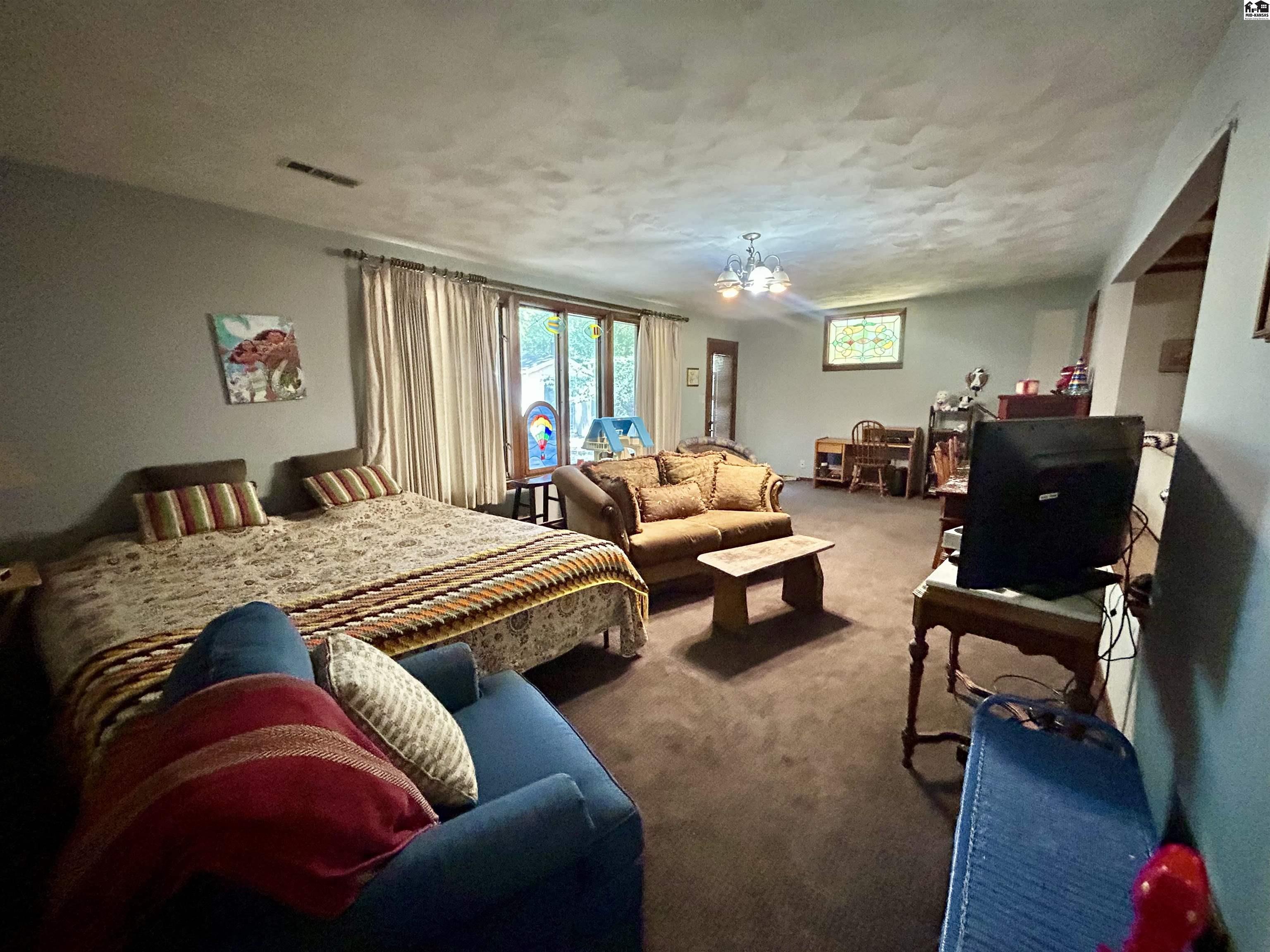 114 Carlton Road Hutchinson KS 67502