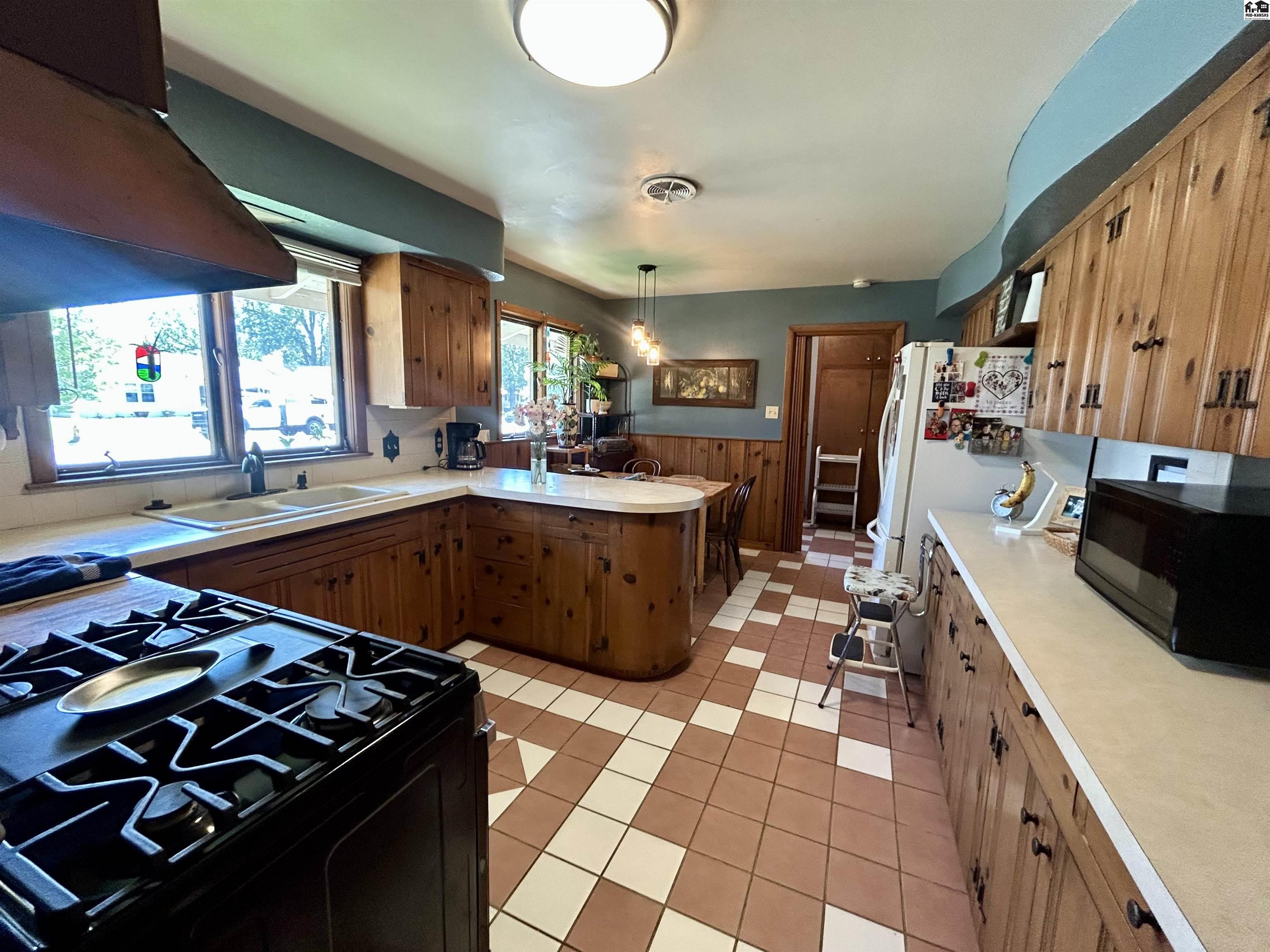 114 Carlton Road Hutchinson KS 67502