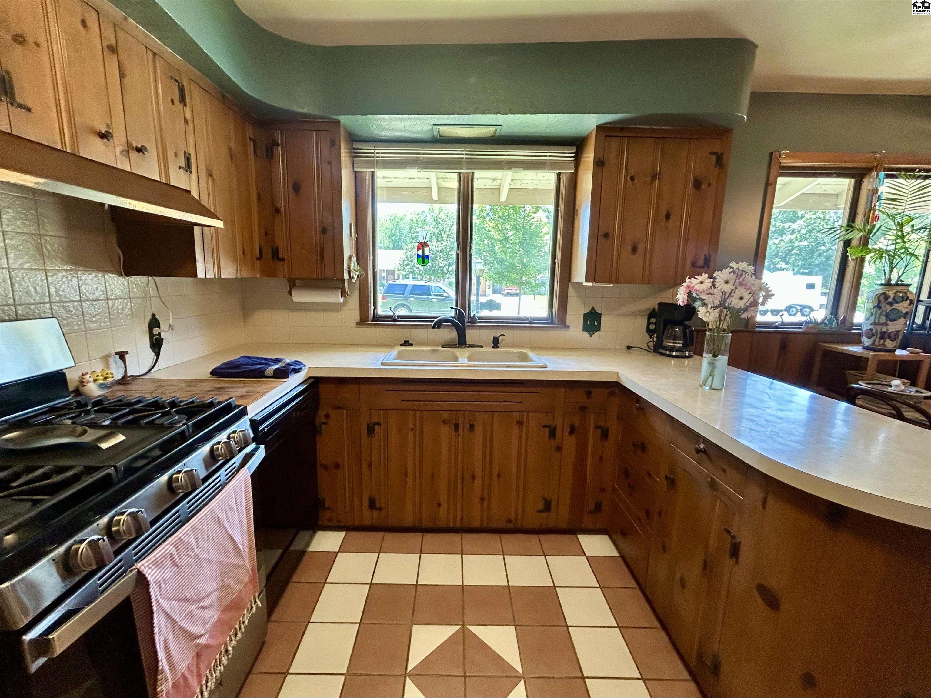 114 Carlton Road Hutchinson KS 67502