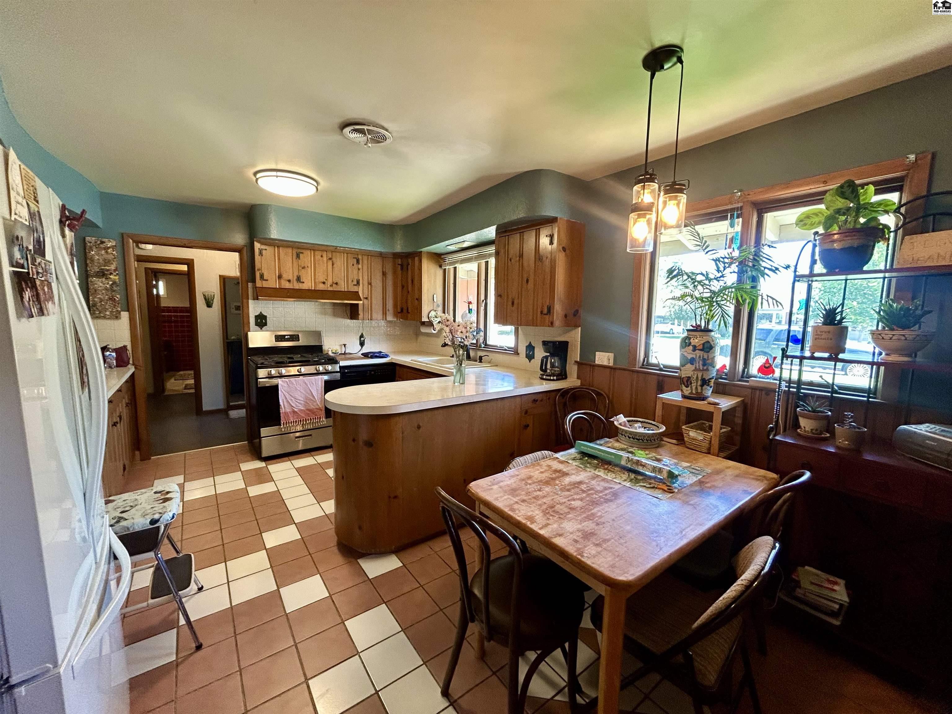114 Carlton Road Hutchinson KS 67502