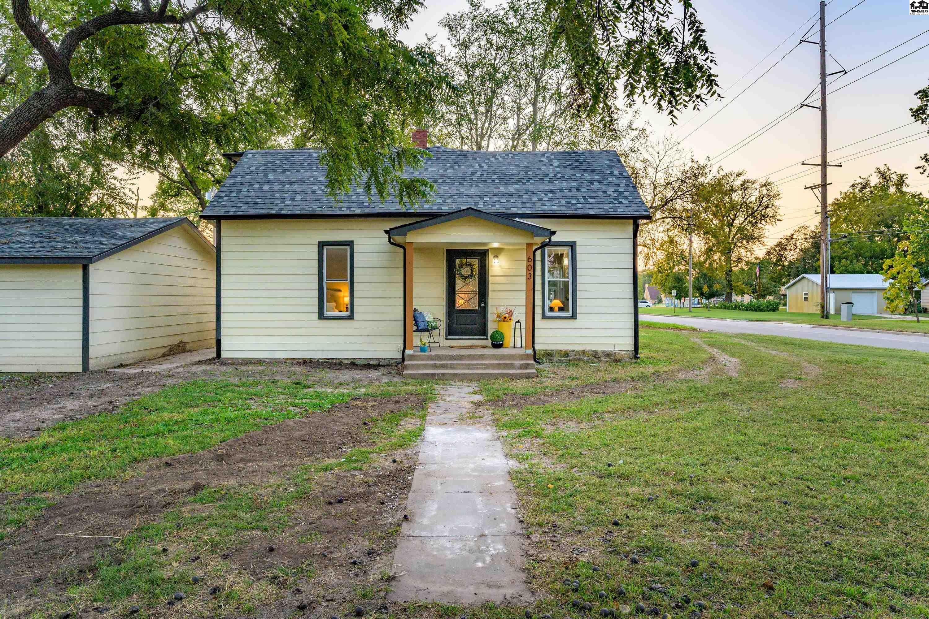 603 Spruce Street Halstead KS 67056-2410