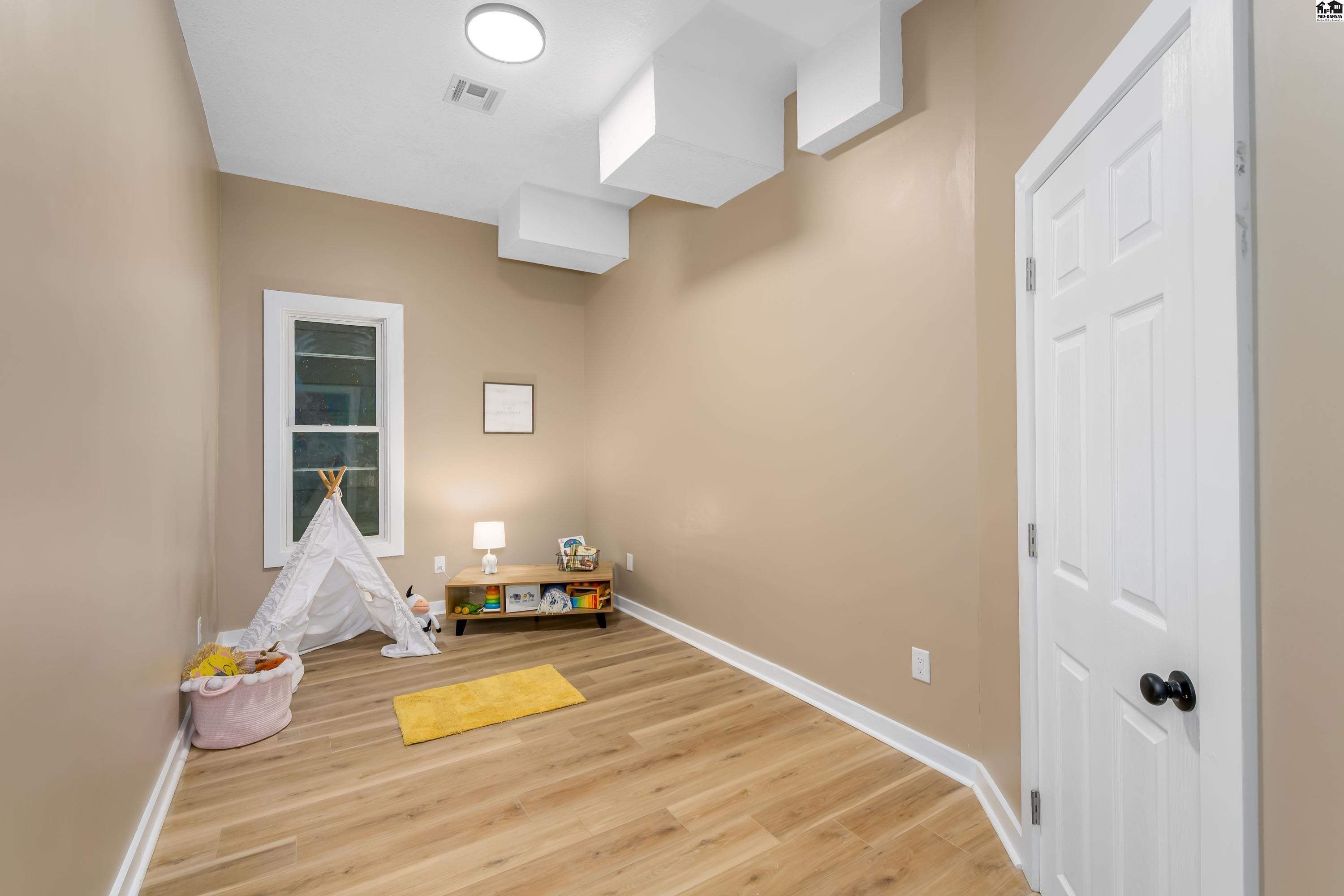 603 Spruce Street Halstead KS 67056-2410