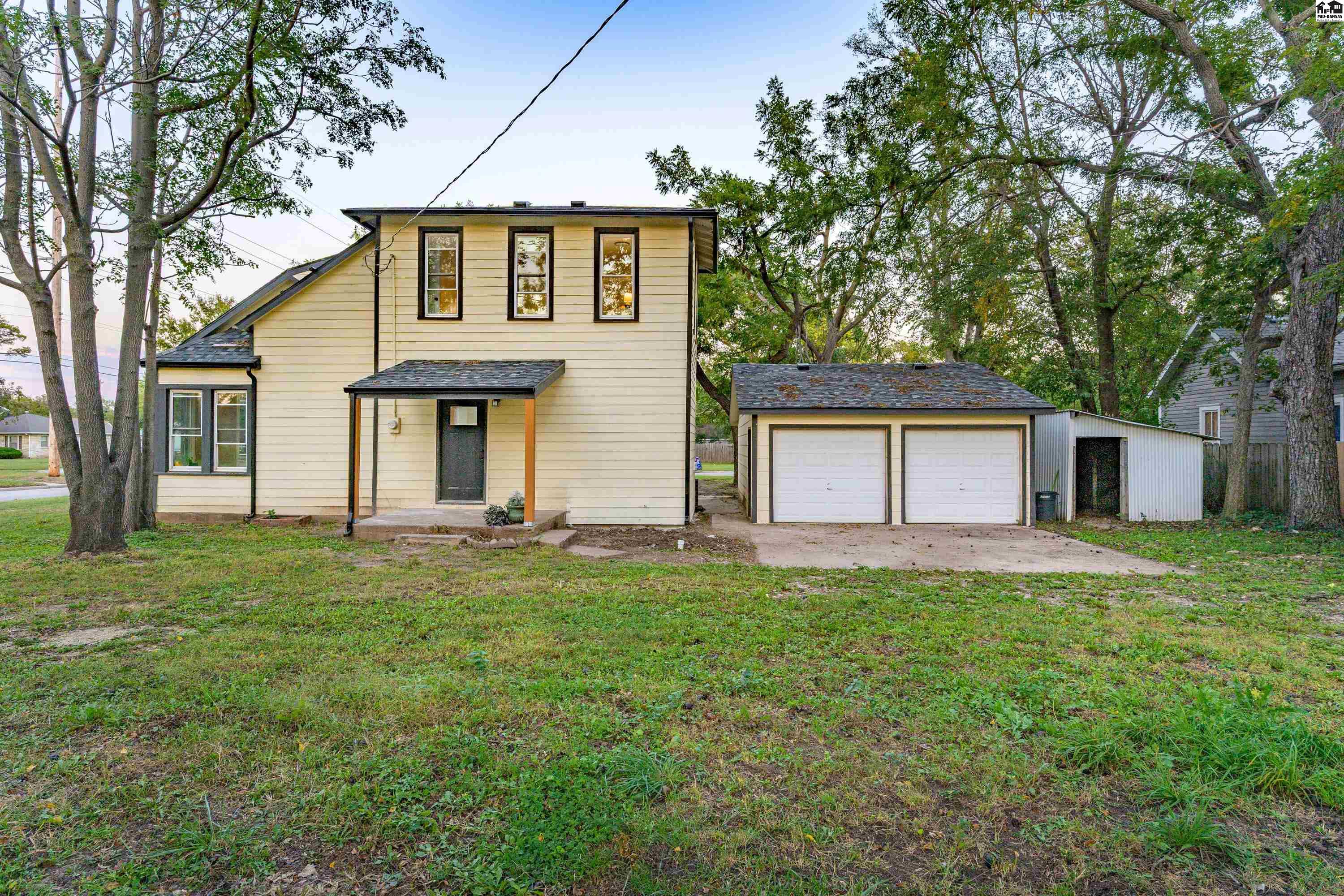 603 Spruce Street Halstead KS 67056-2410