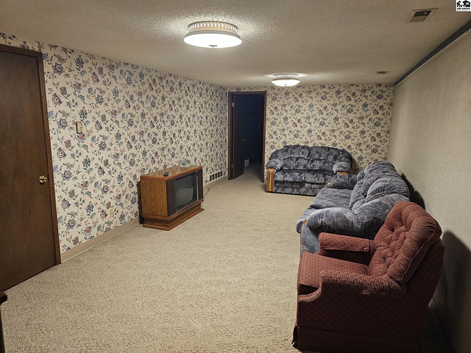1006 Wyoming Avenue Hutchinson KS 67502