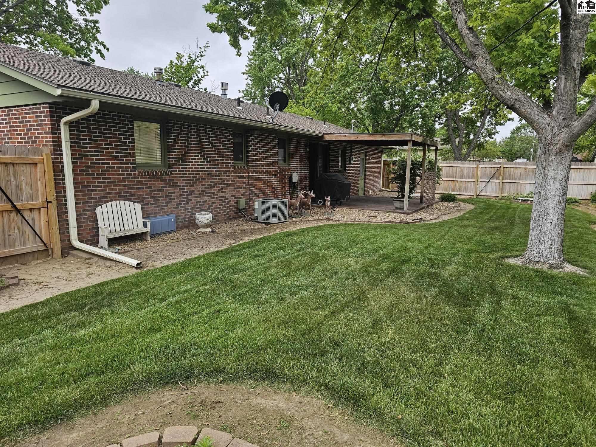 1006 Wyoming Avenue Hutchinson KS 67502