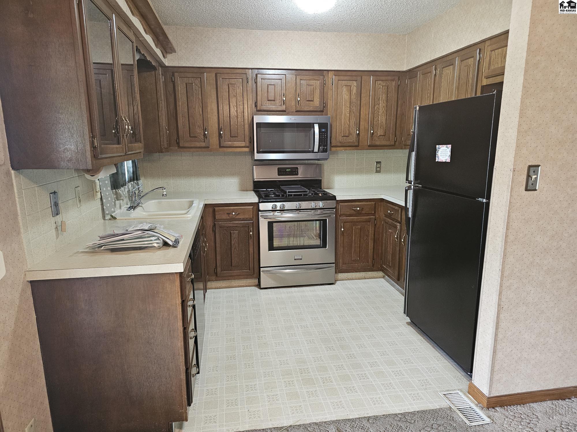 1006 Wyoming Avenue Hutchinson KS 67502