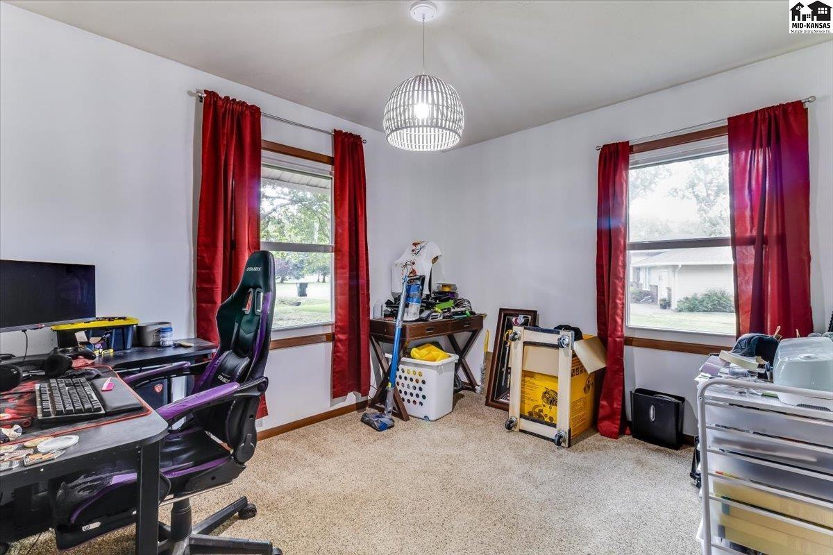 5821 Yucca Road Hutchinson KS 67502