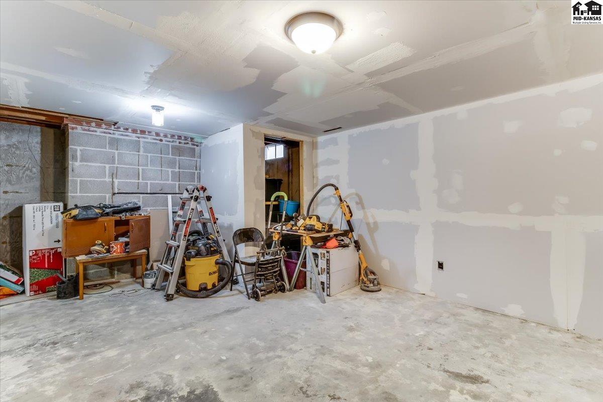 5821 Yucca Road Hutchinson KS 67502