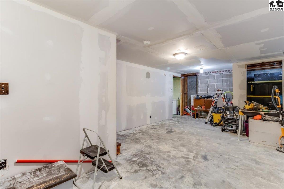 5821 Yucca Road Hutchinson KS 67502
