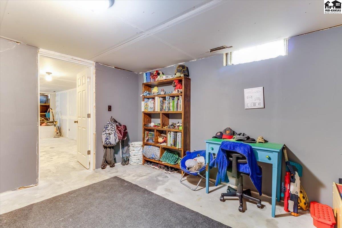 5821 Yucca Road Hutchinson KS 67502