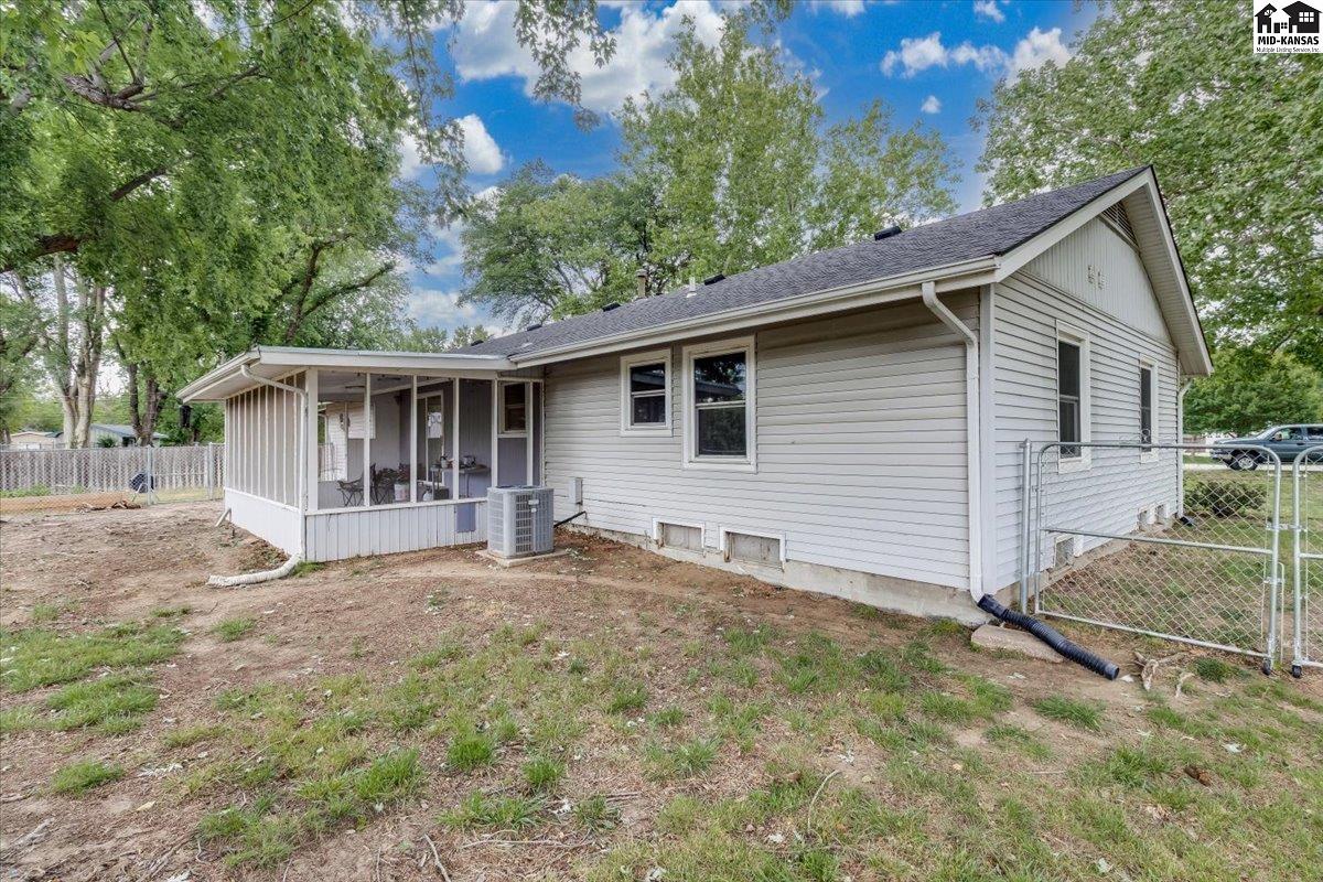 5821 Yucca Road Hutchinson KS 67502