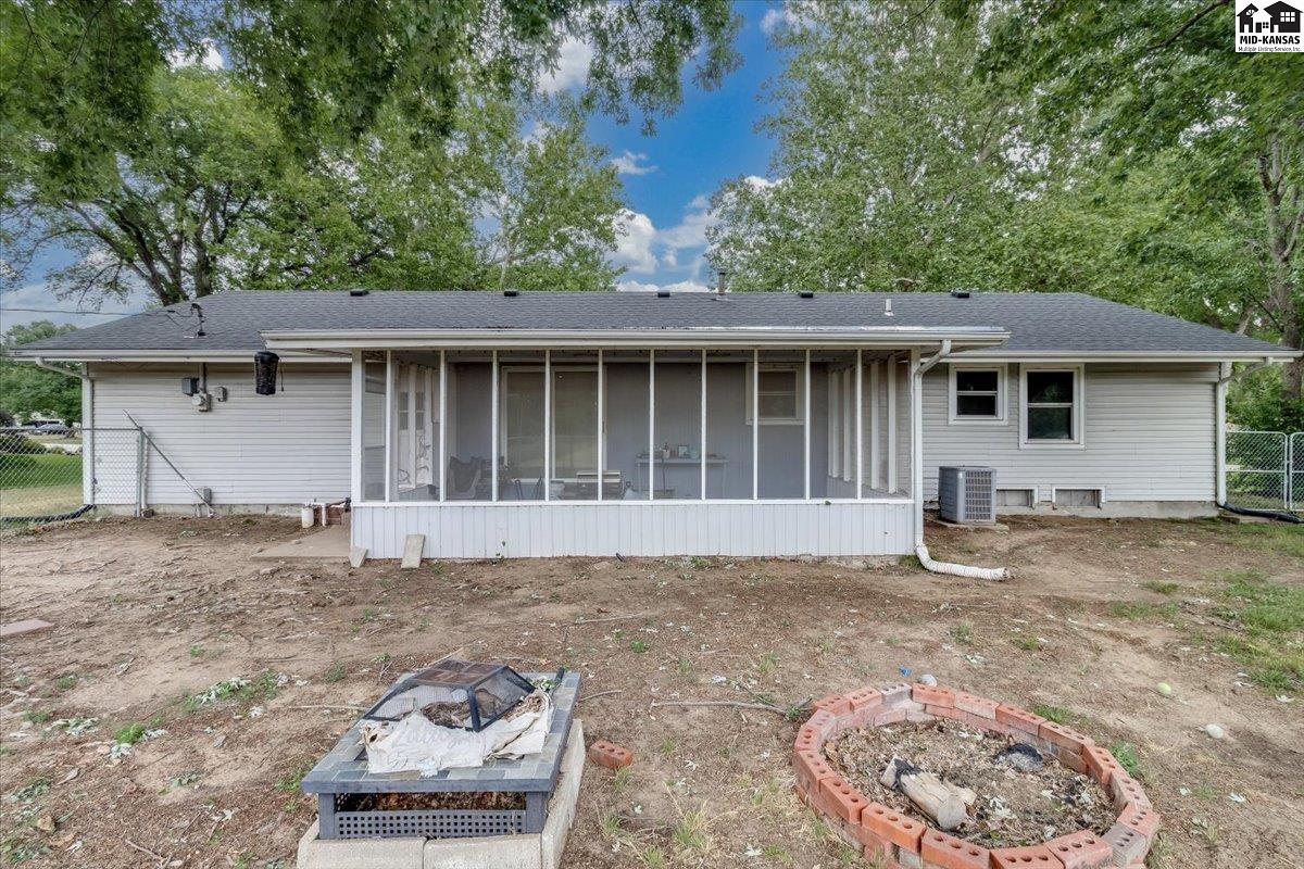 5821 Yucca Road Hutchinson KS 67502