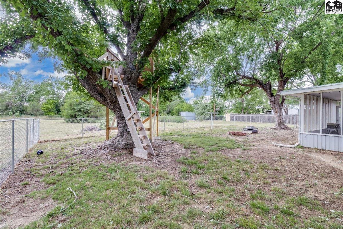 5821 Yucca Road Hutchinson KS 67502