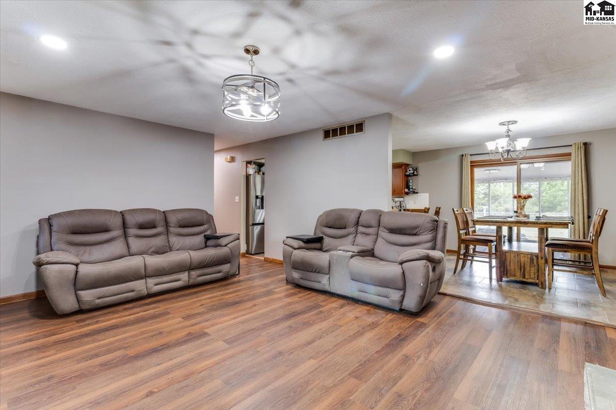 5821 Yucca Road Hutchinson KS 67502