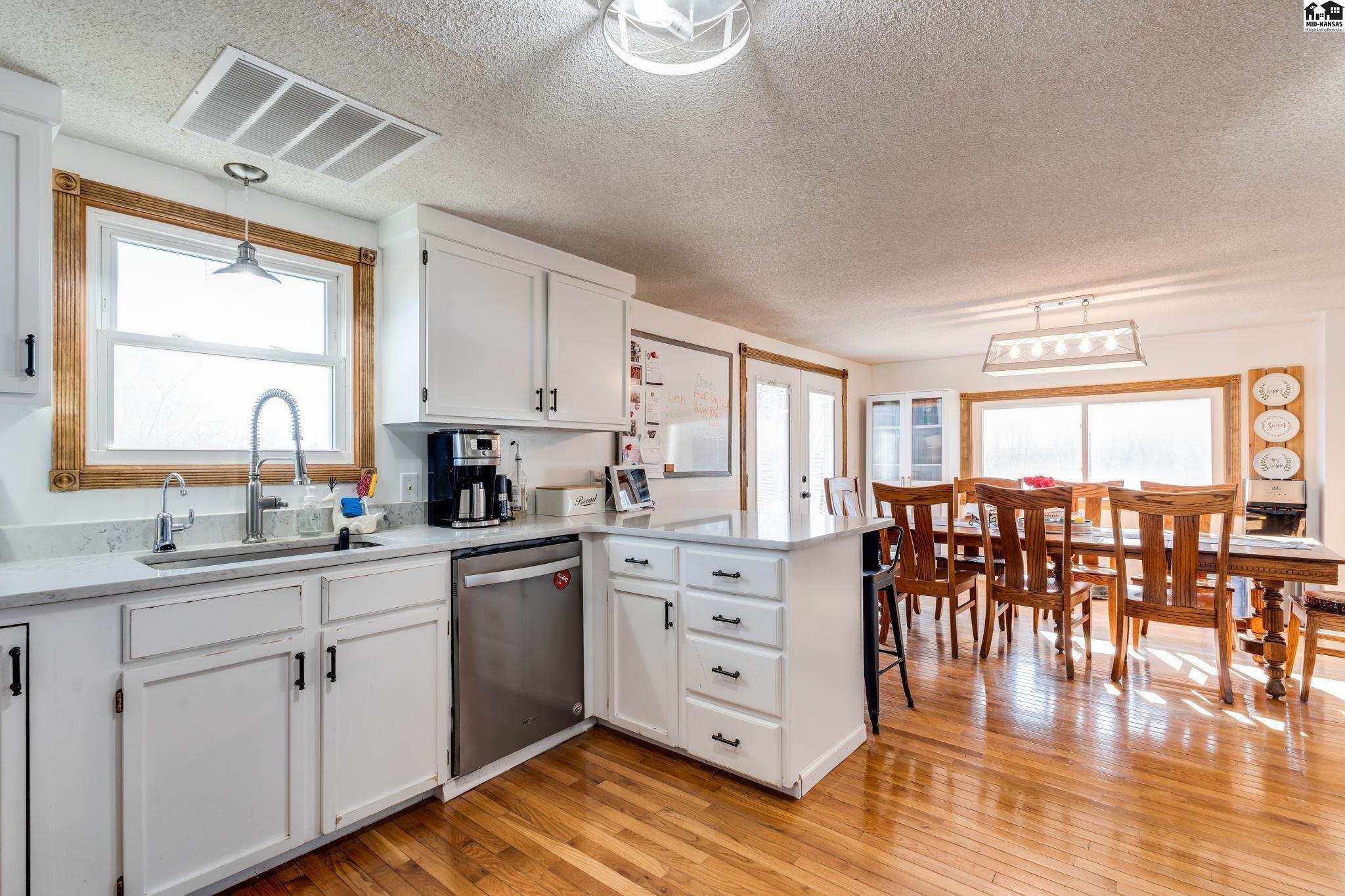 4106 N Shelburne Drive Hutchinson KS 67502