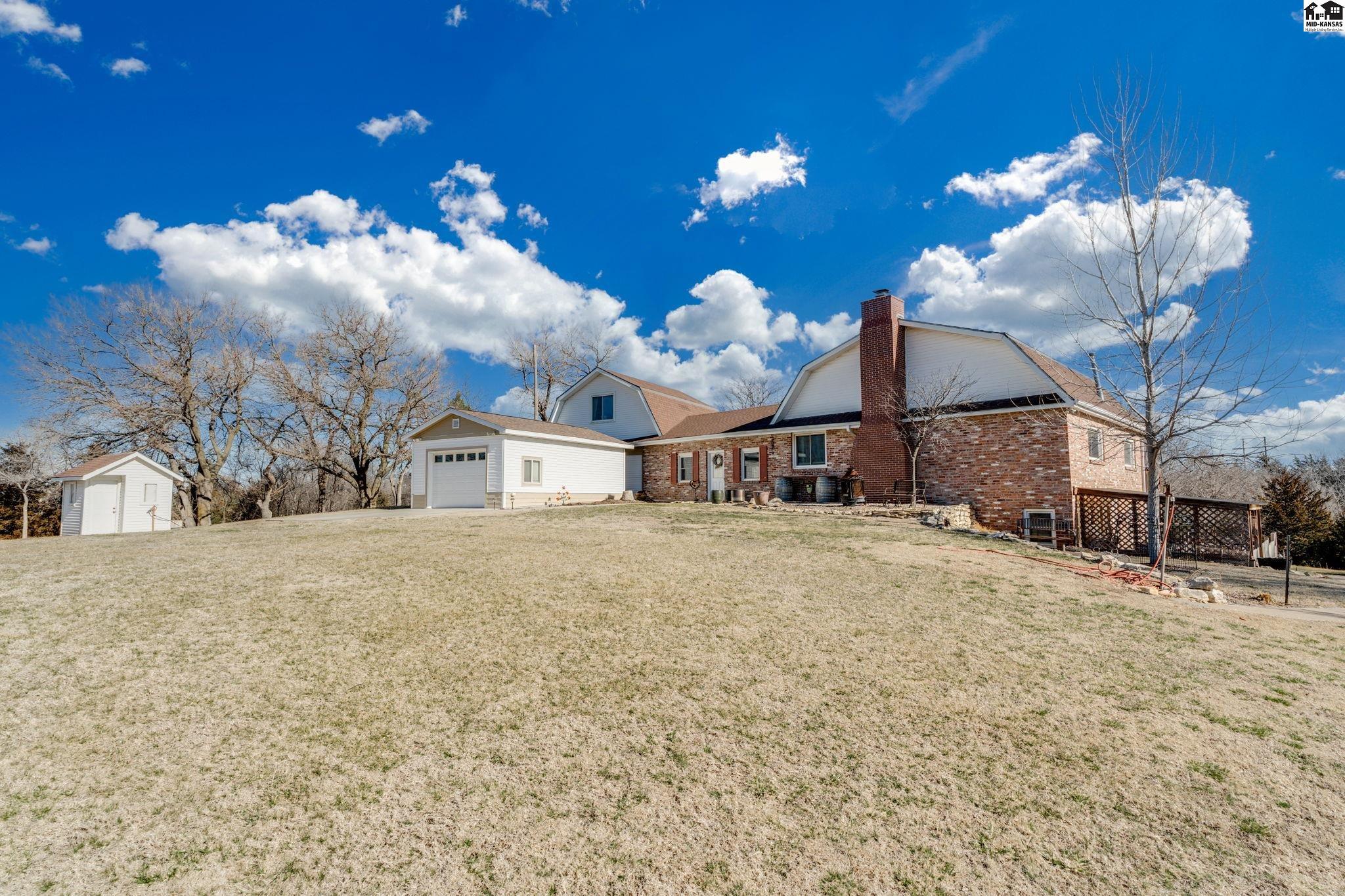 4106 N Shelburne Drive Hutchinson KS 67502