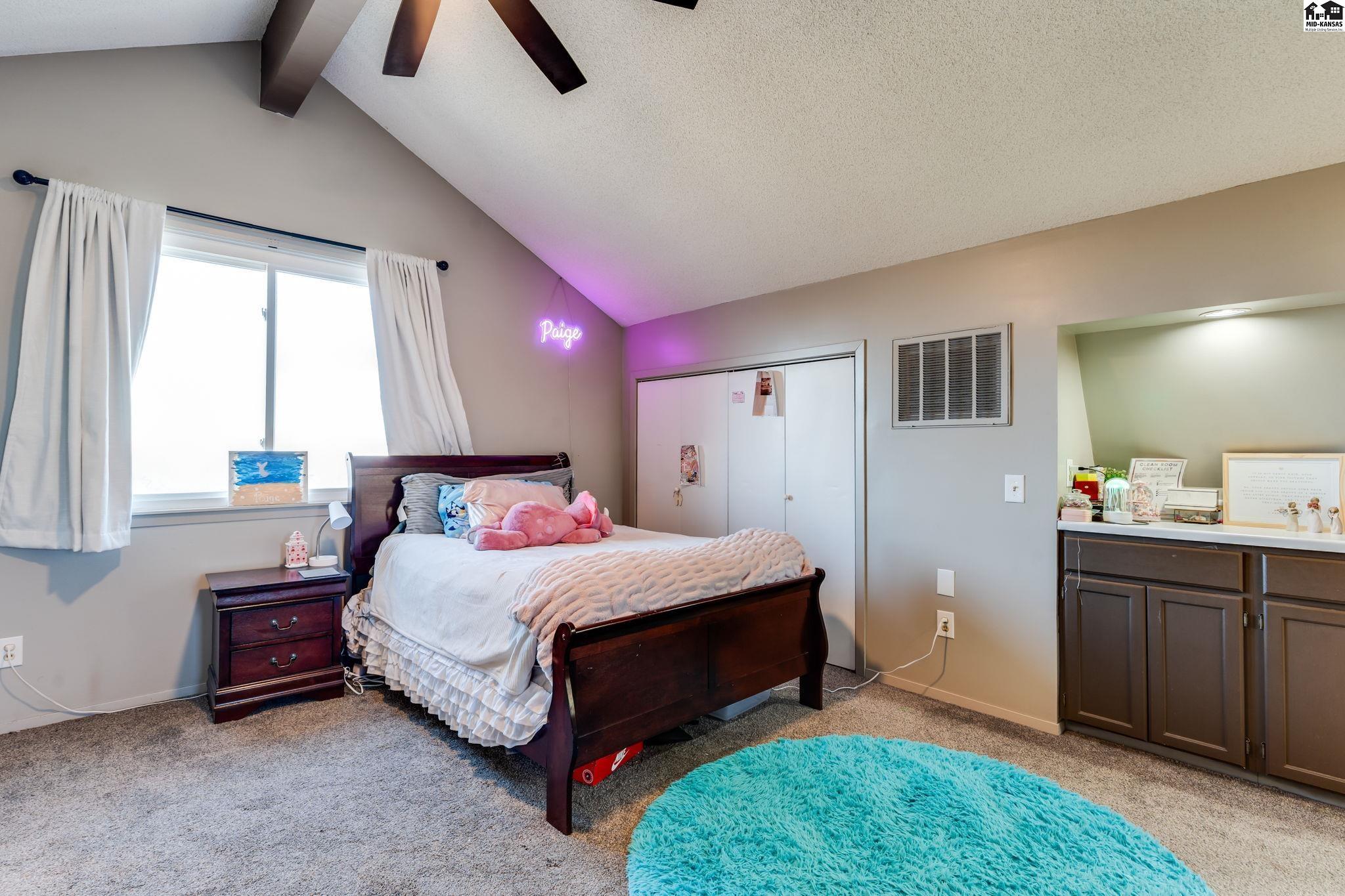 4106 N Shelburne Drive Hutchinson KS 67502