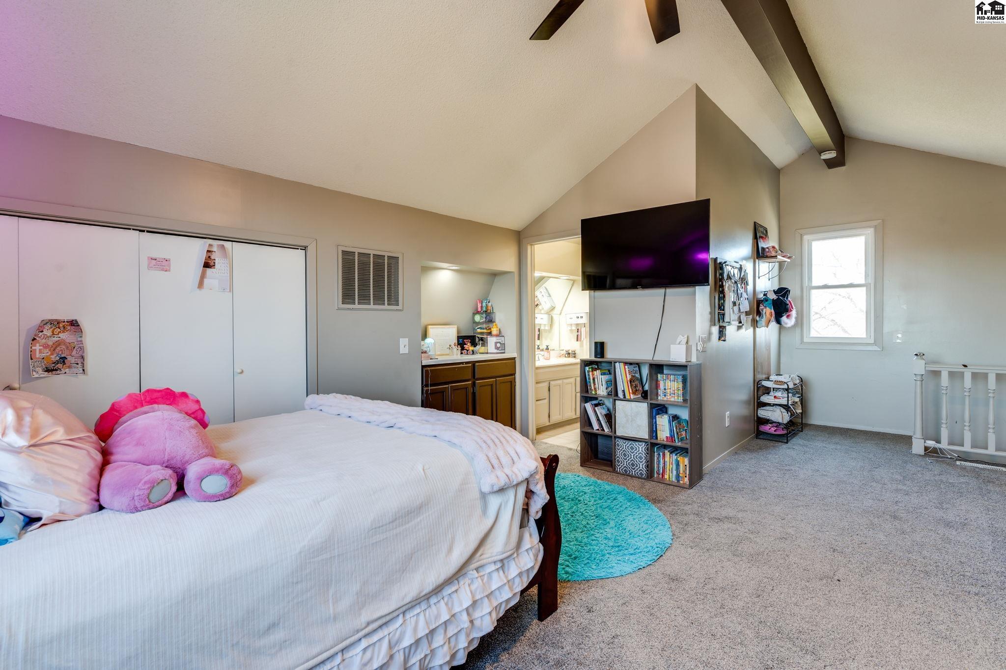 4106 N Shelburne Drive Hutchinson KS 67502