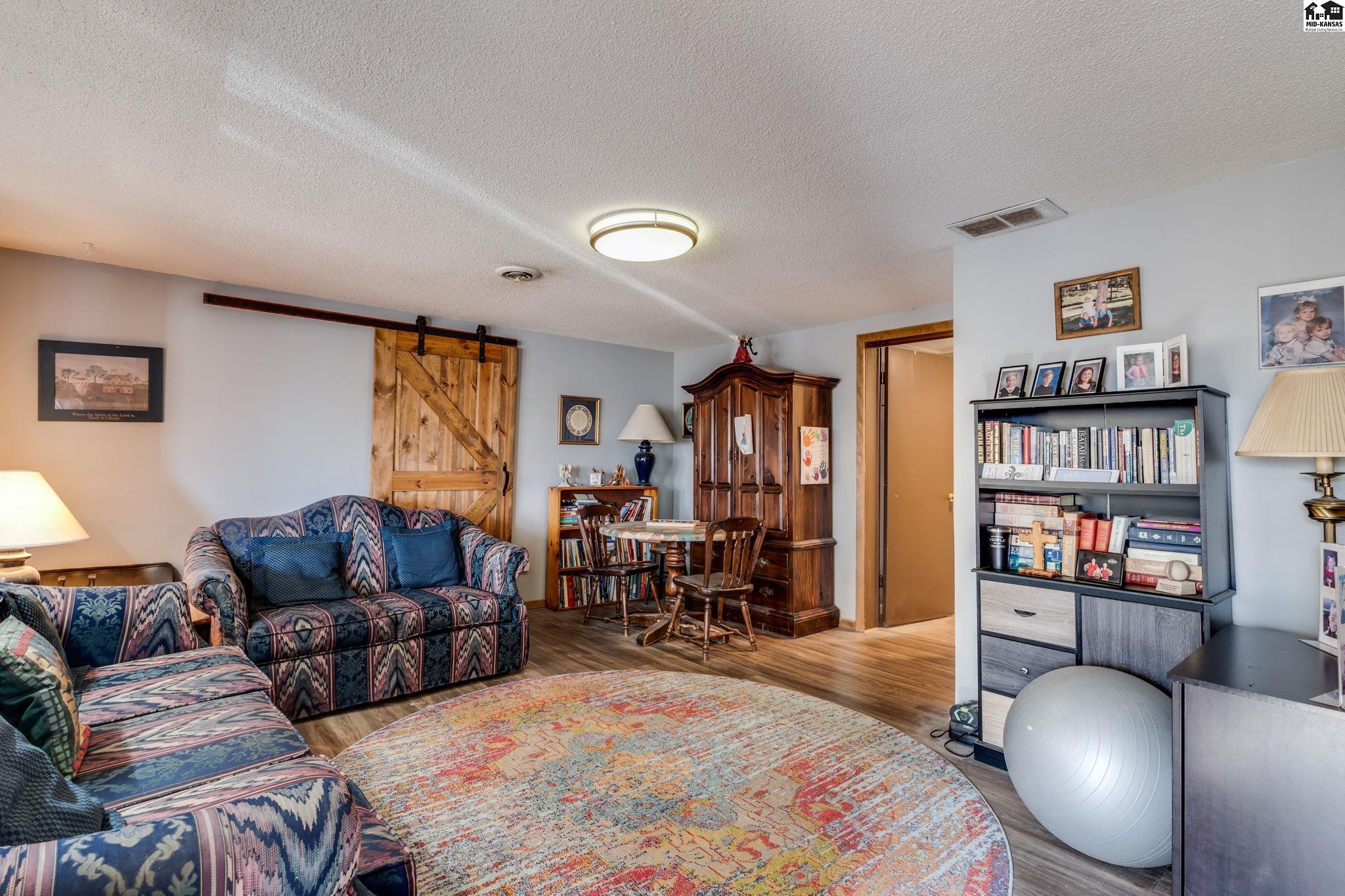 4106 N Shelburne Drive Hutchinson KS 67502