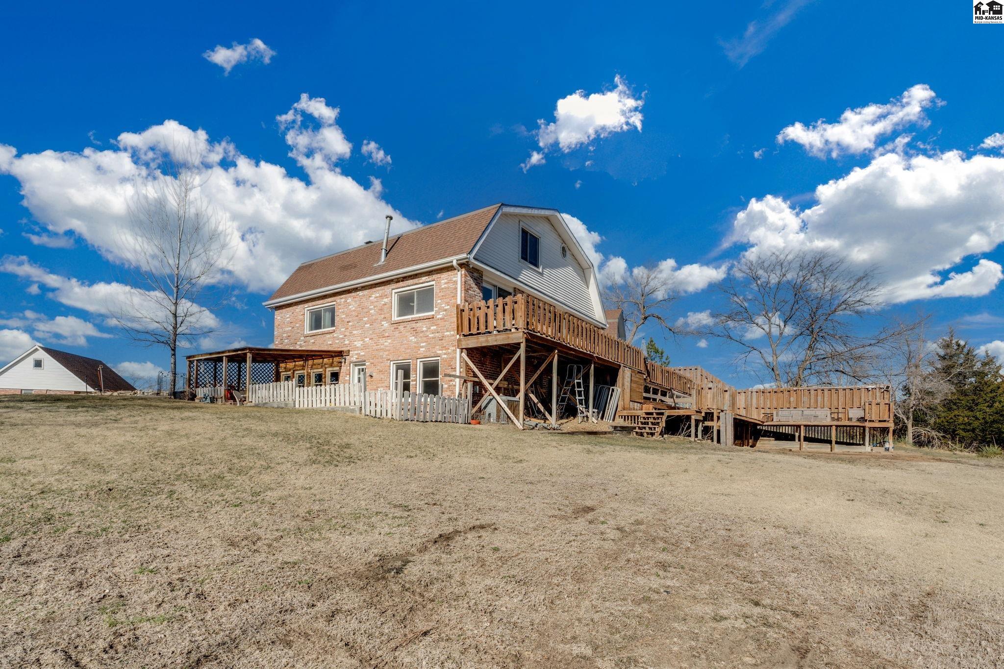 4106 N Shelburne Drive Hutchinson KS 67502