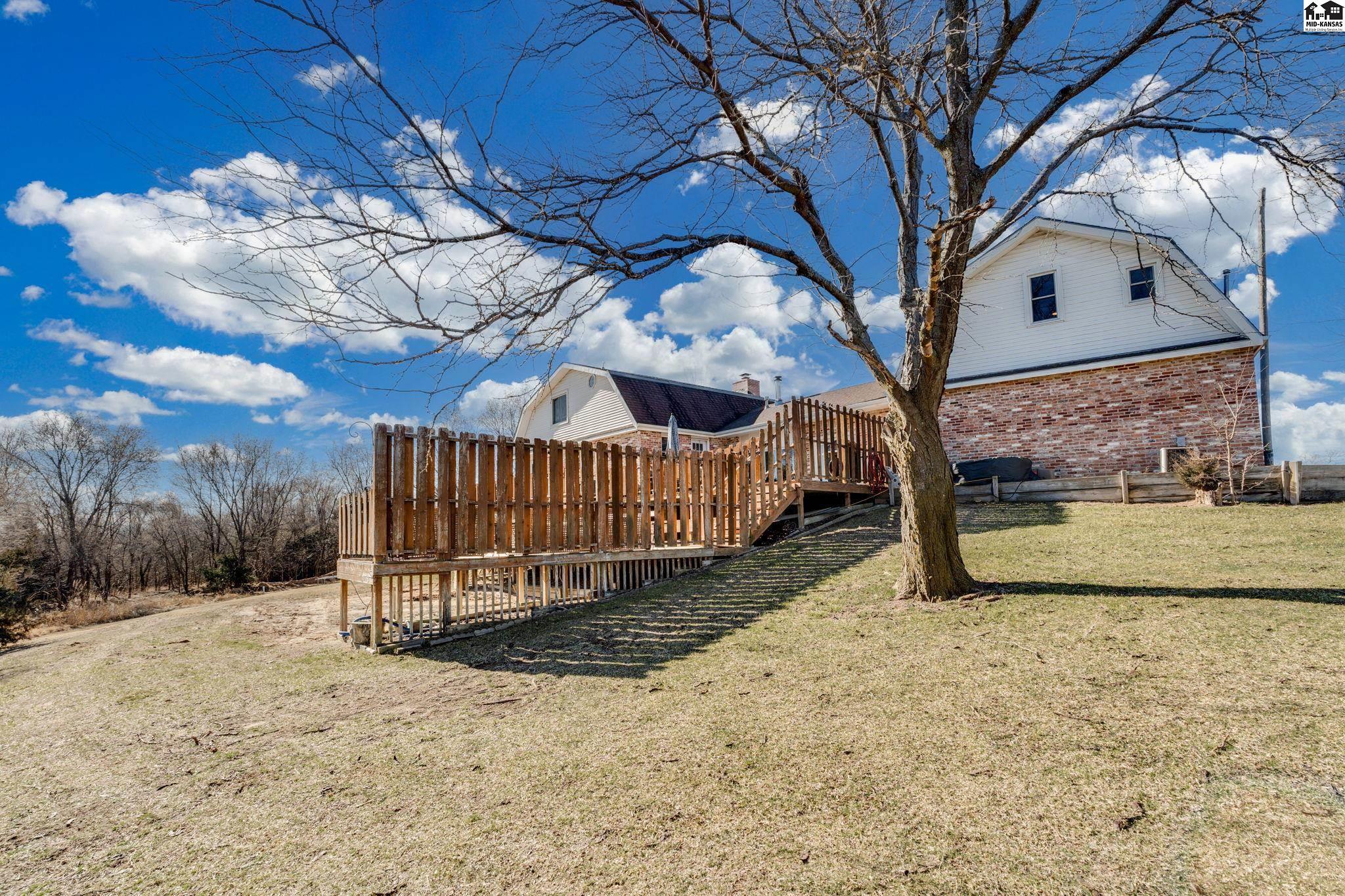 4106 N Shelburne Drive Hutchinson KS 67502