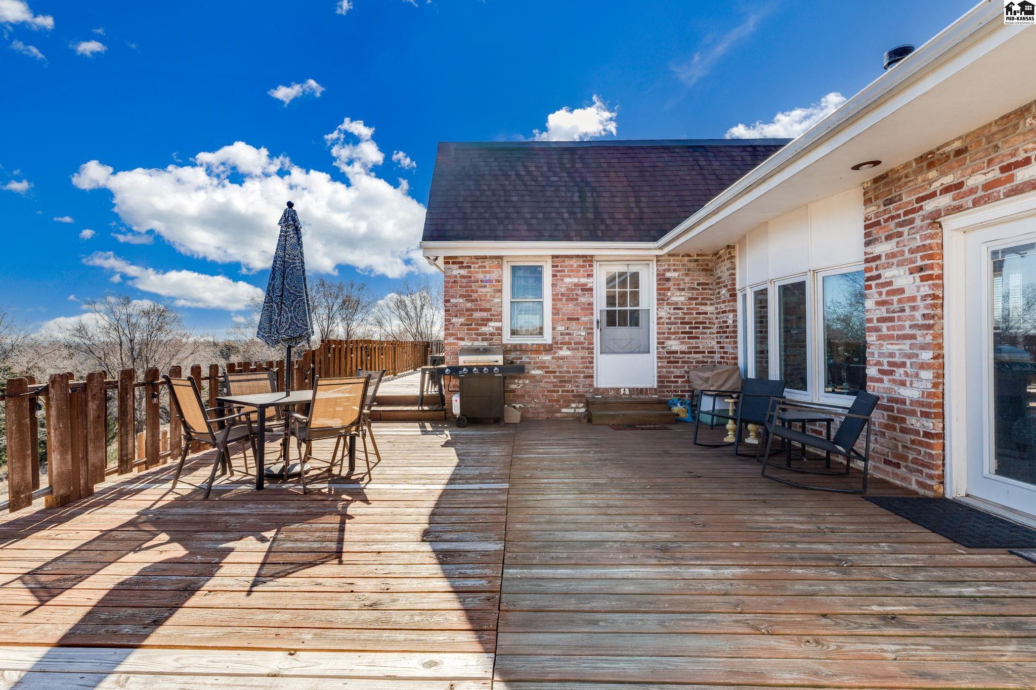 4106 N Shelburne Drive Hutchinson KS 67502