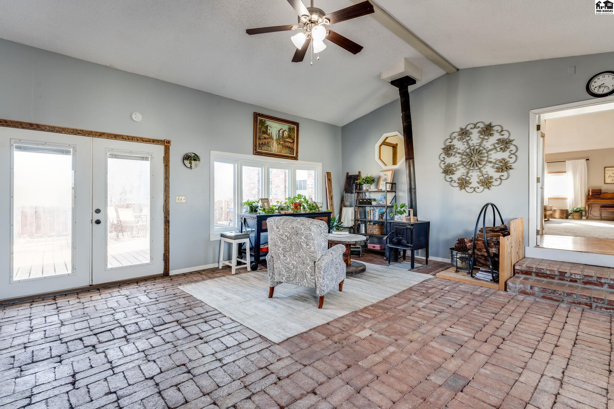 4106 N Shelburne Drive Hutchinson KS 67502