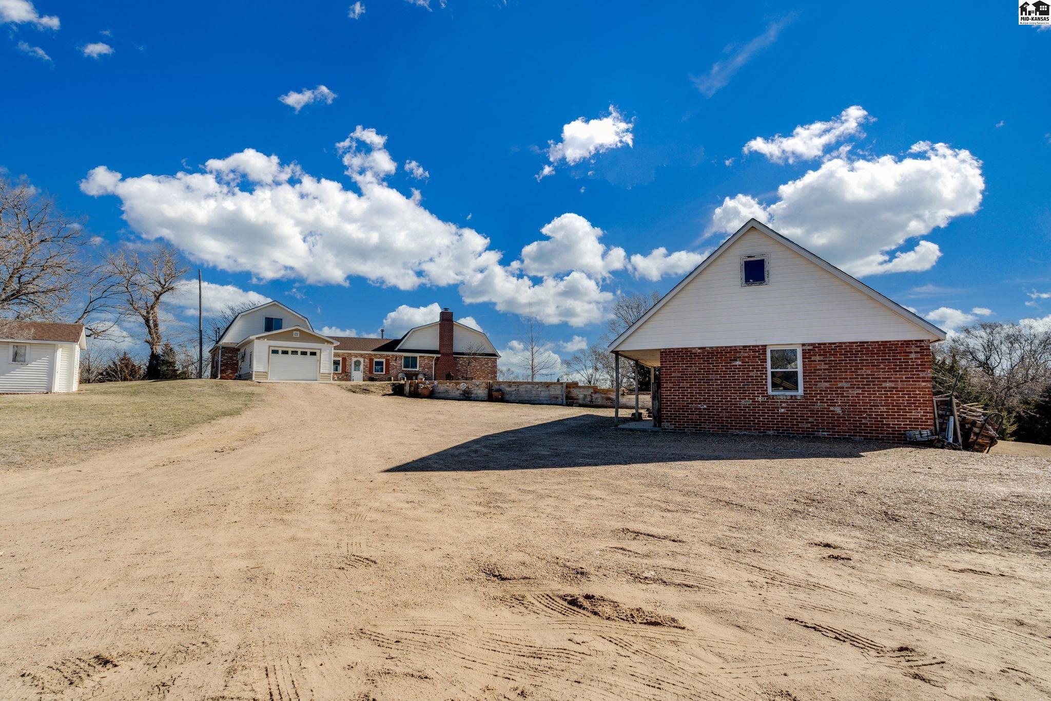 4106 N Shelburne Drive Hutchinson KS 67502