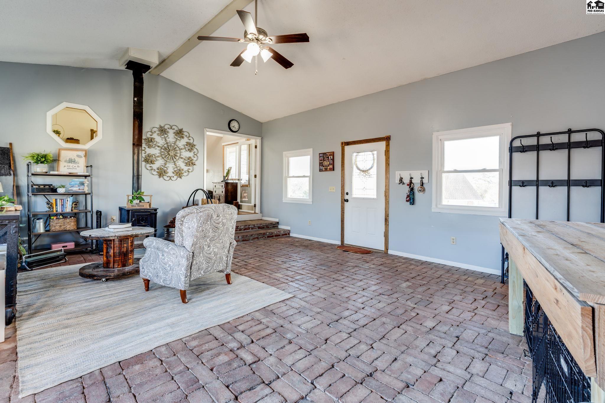 4106 N Shelburne Drive Hutchinson KS 67502