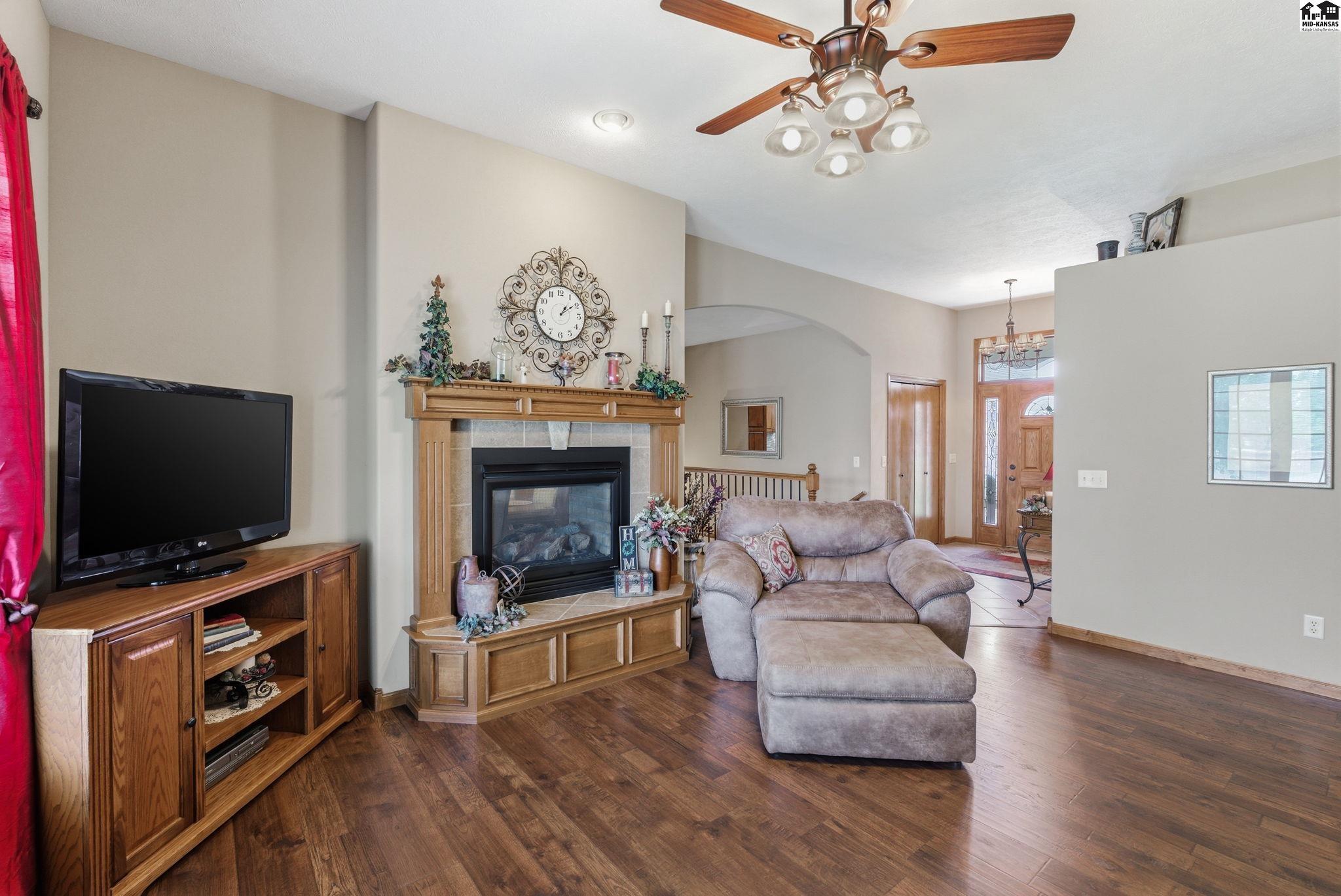 4 Waterbrook Terrace South Hutchinson KS 67505