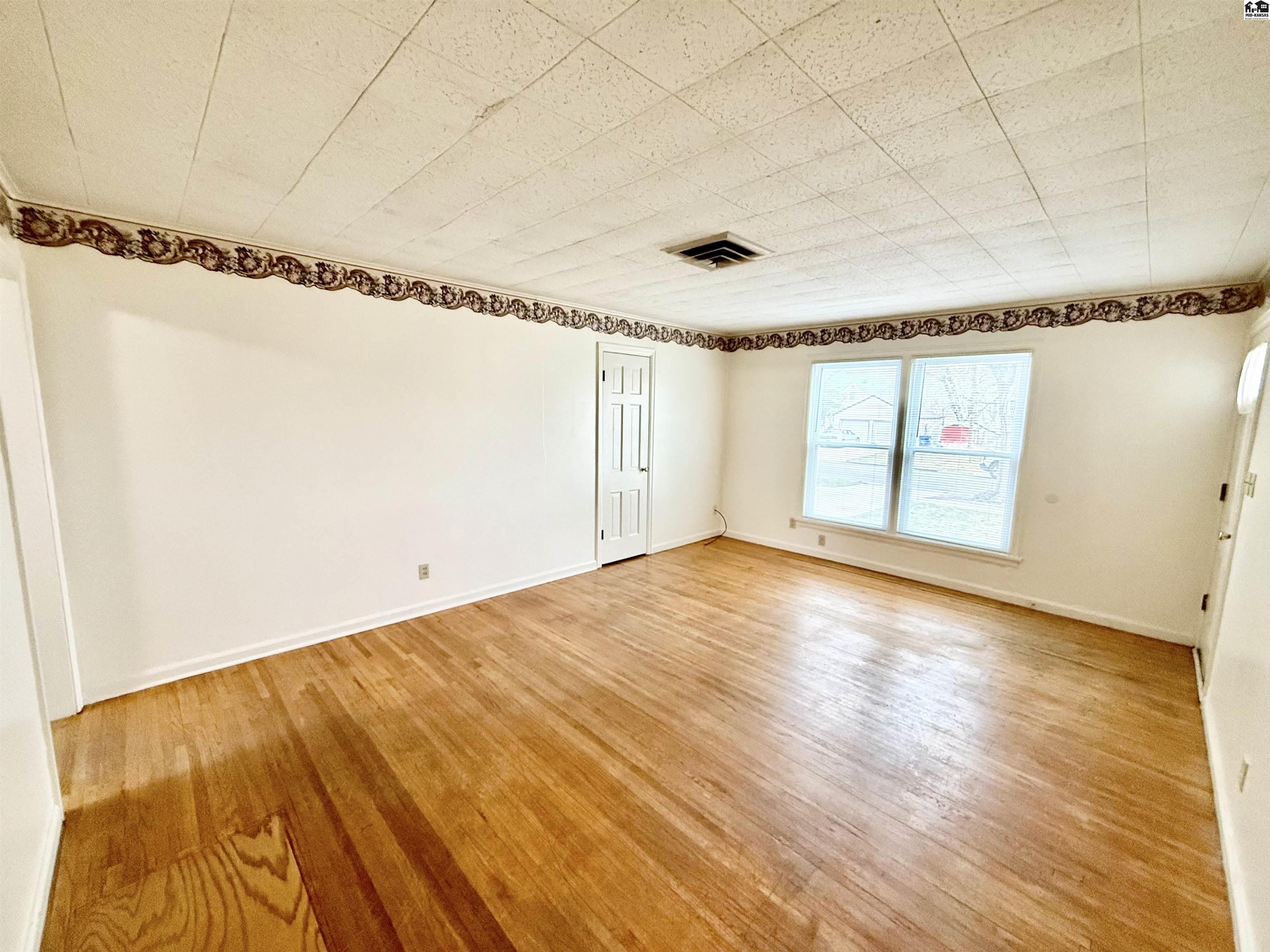 336 E Loomis Street Mcpherson KS 67460