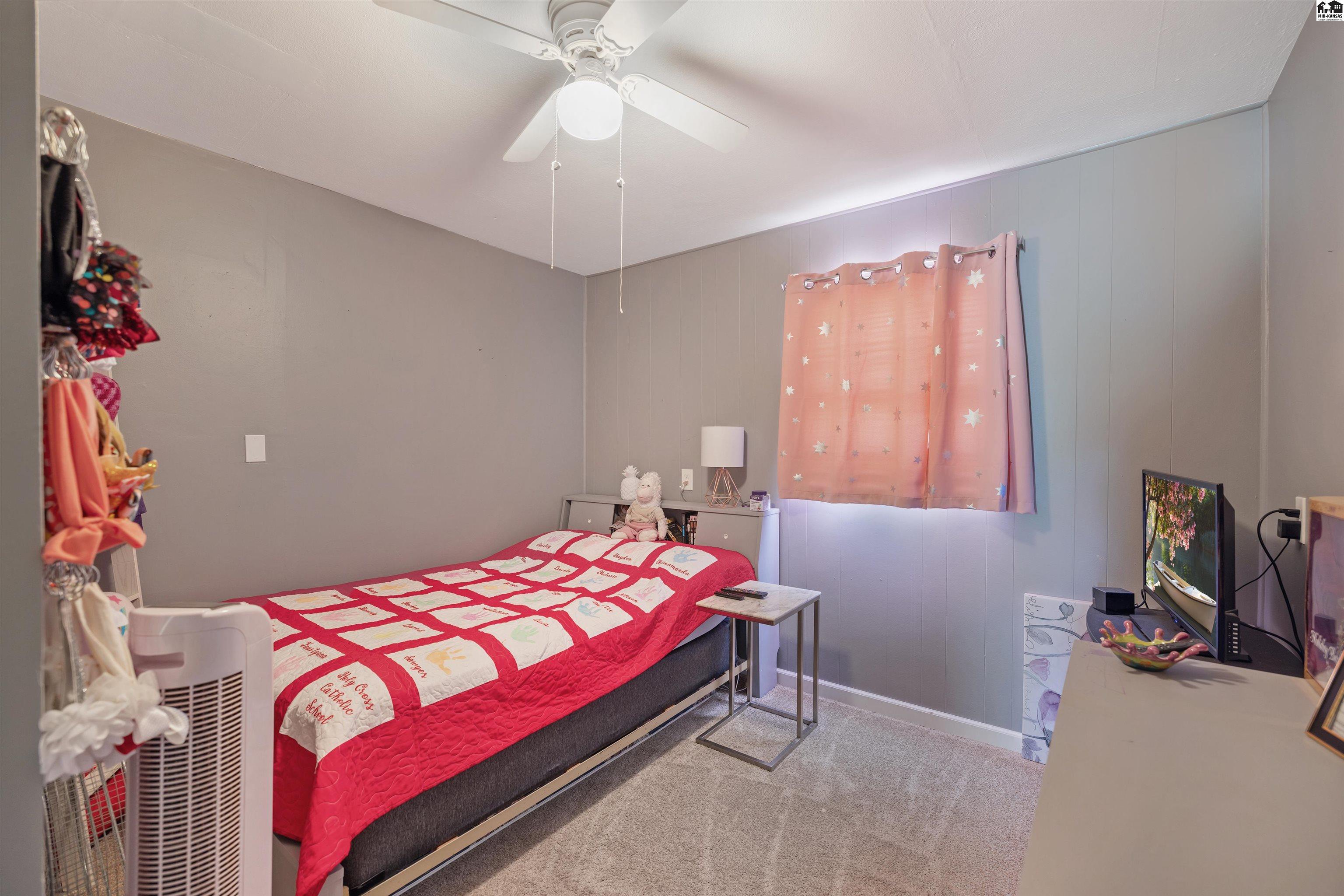 109 Robert Street Hutchinson KS 67502