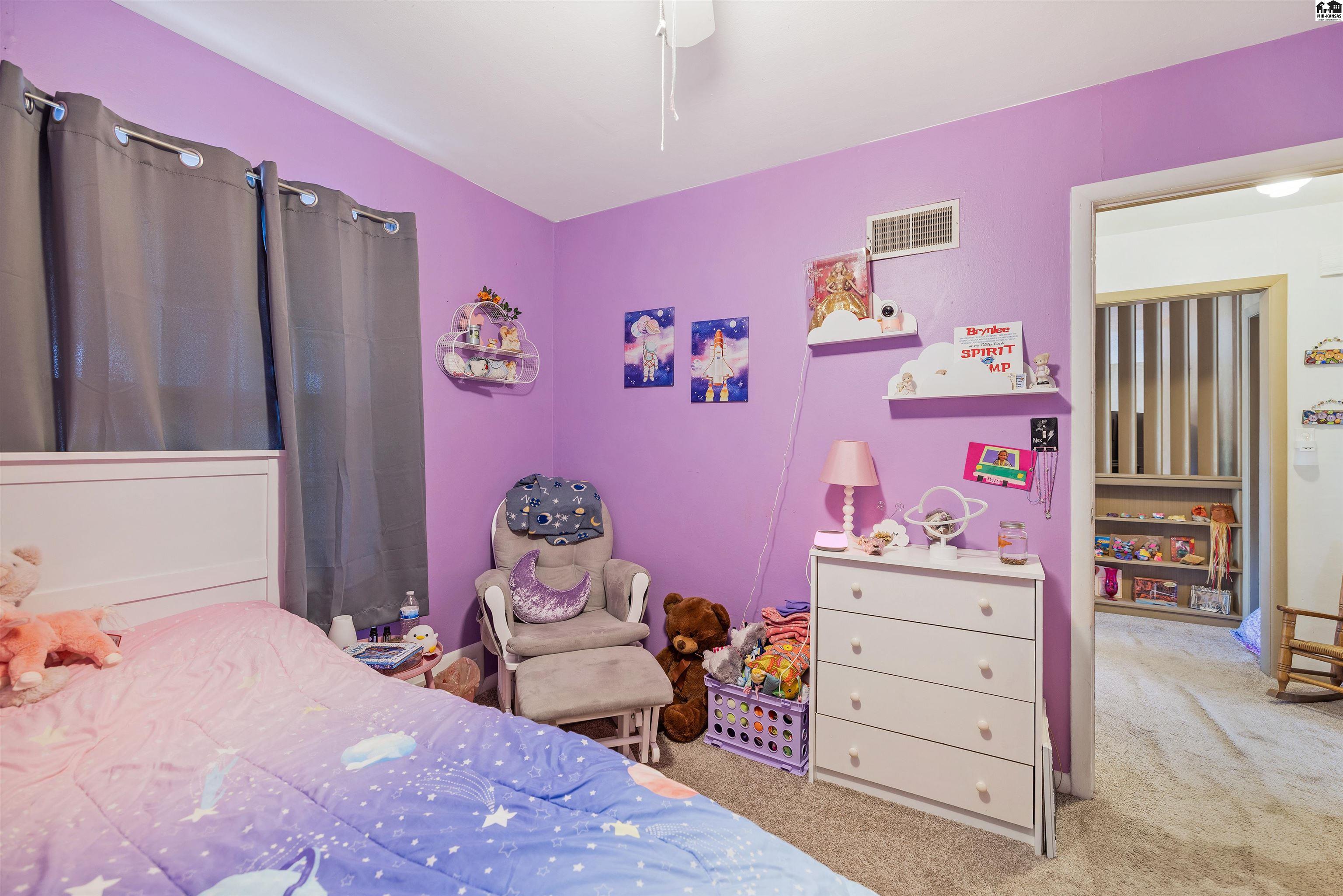 109 Robert Street Hutchinson KS 67502