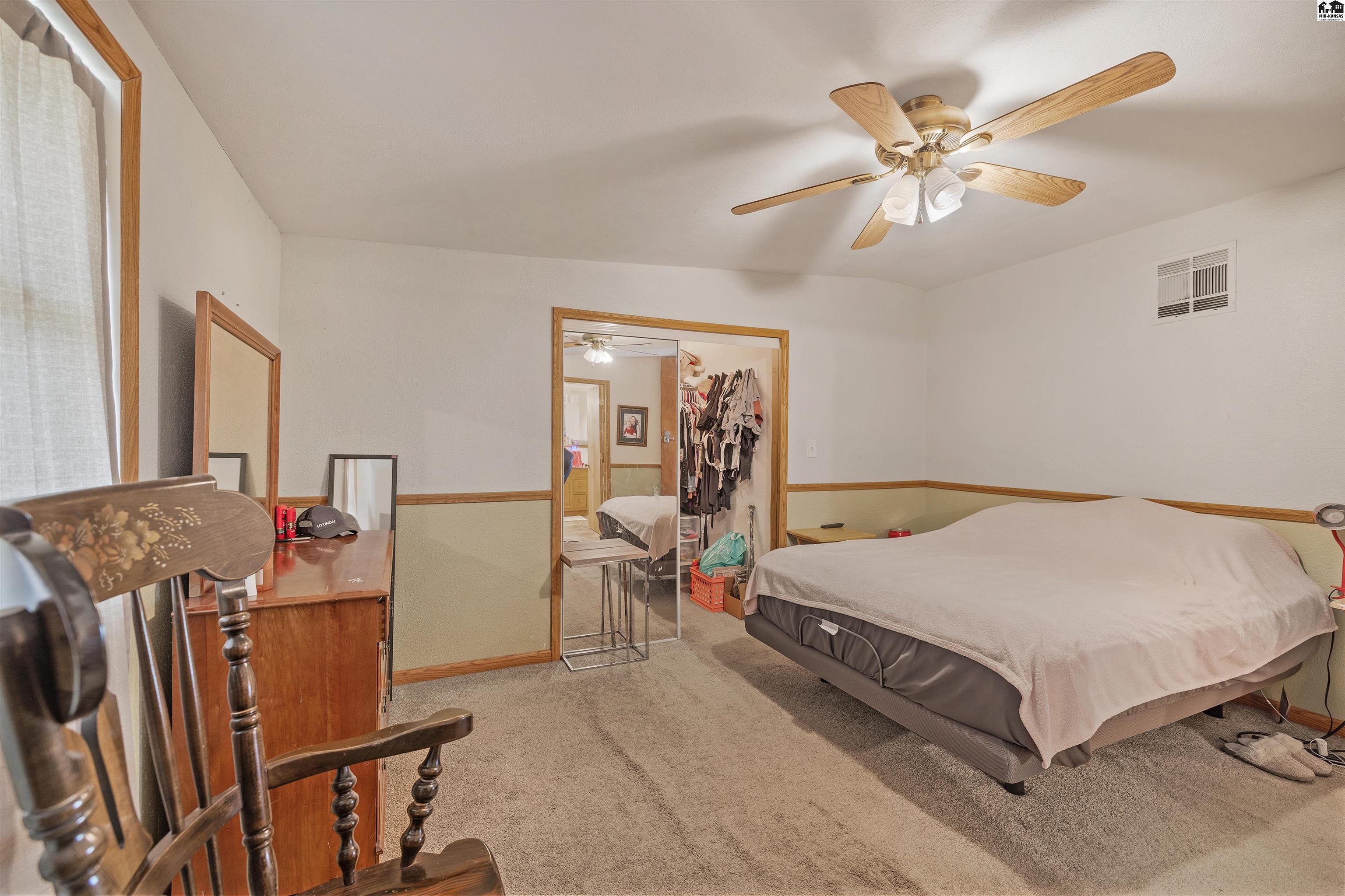 109 Robert Street Hutchinson KS 67502