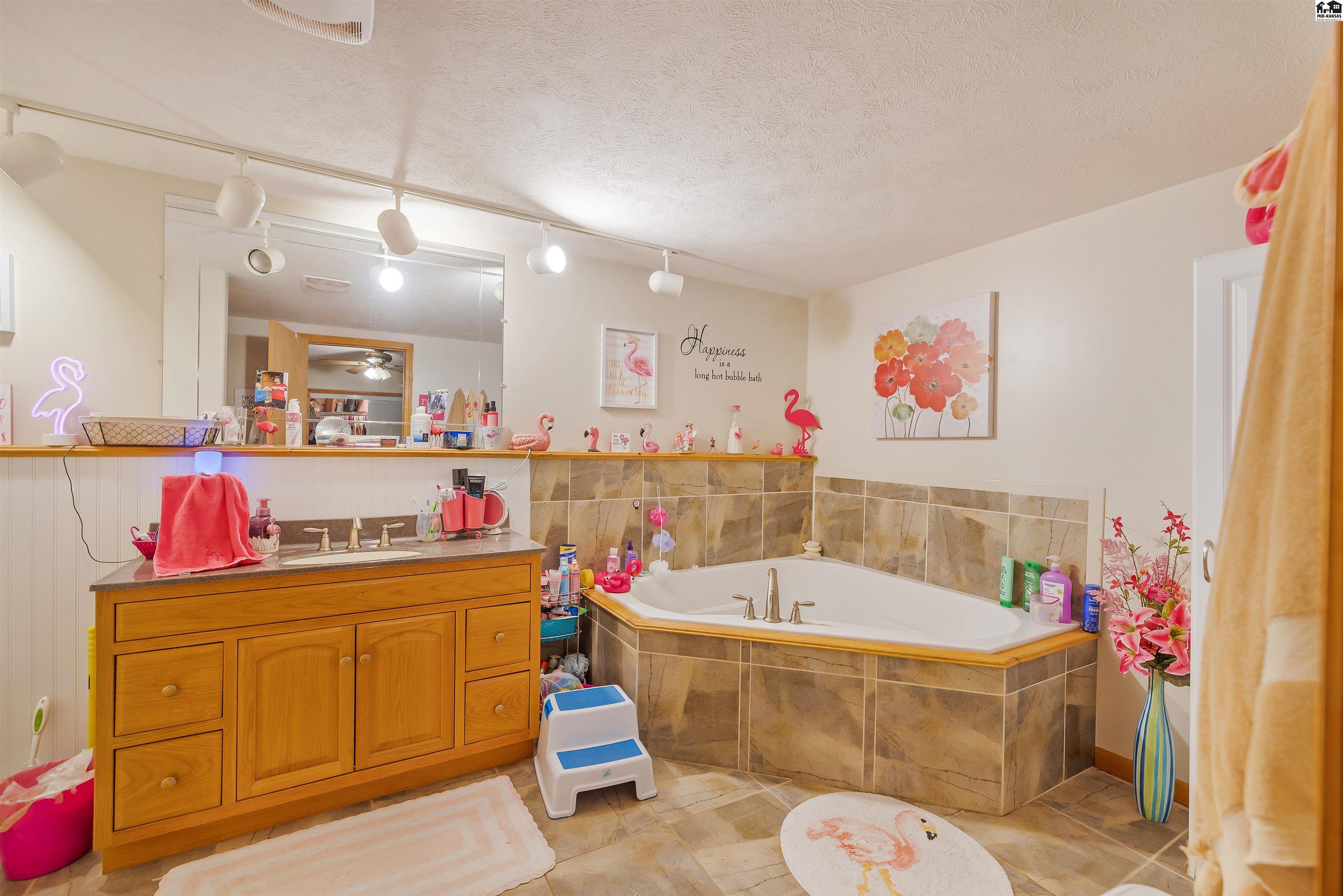 109 Robert Street Hutchinson KS 67502