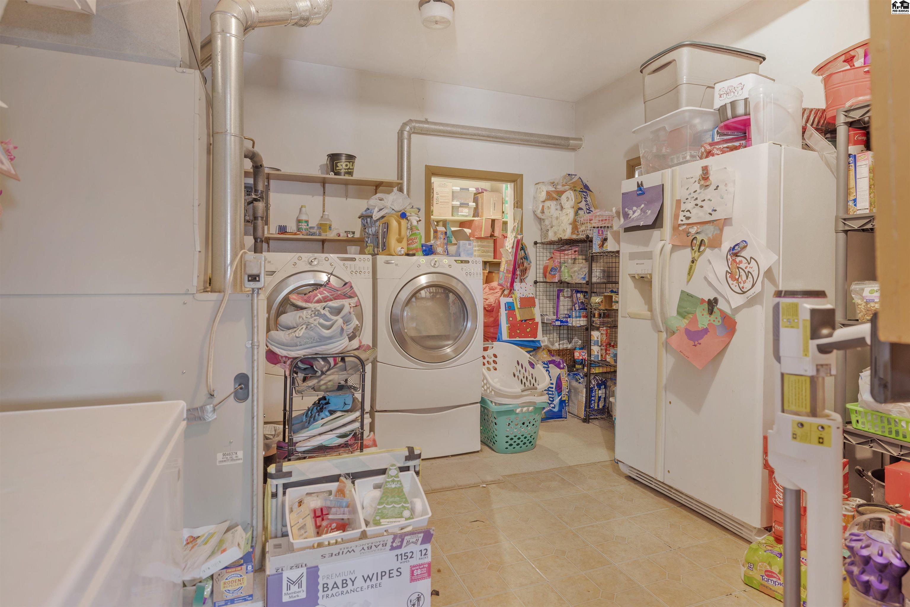 109 Robert Street Hutchinson KS 67502