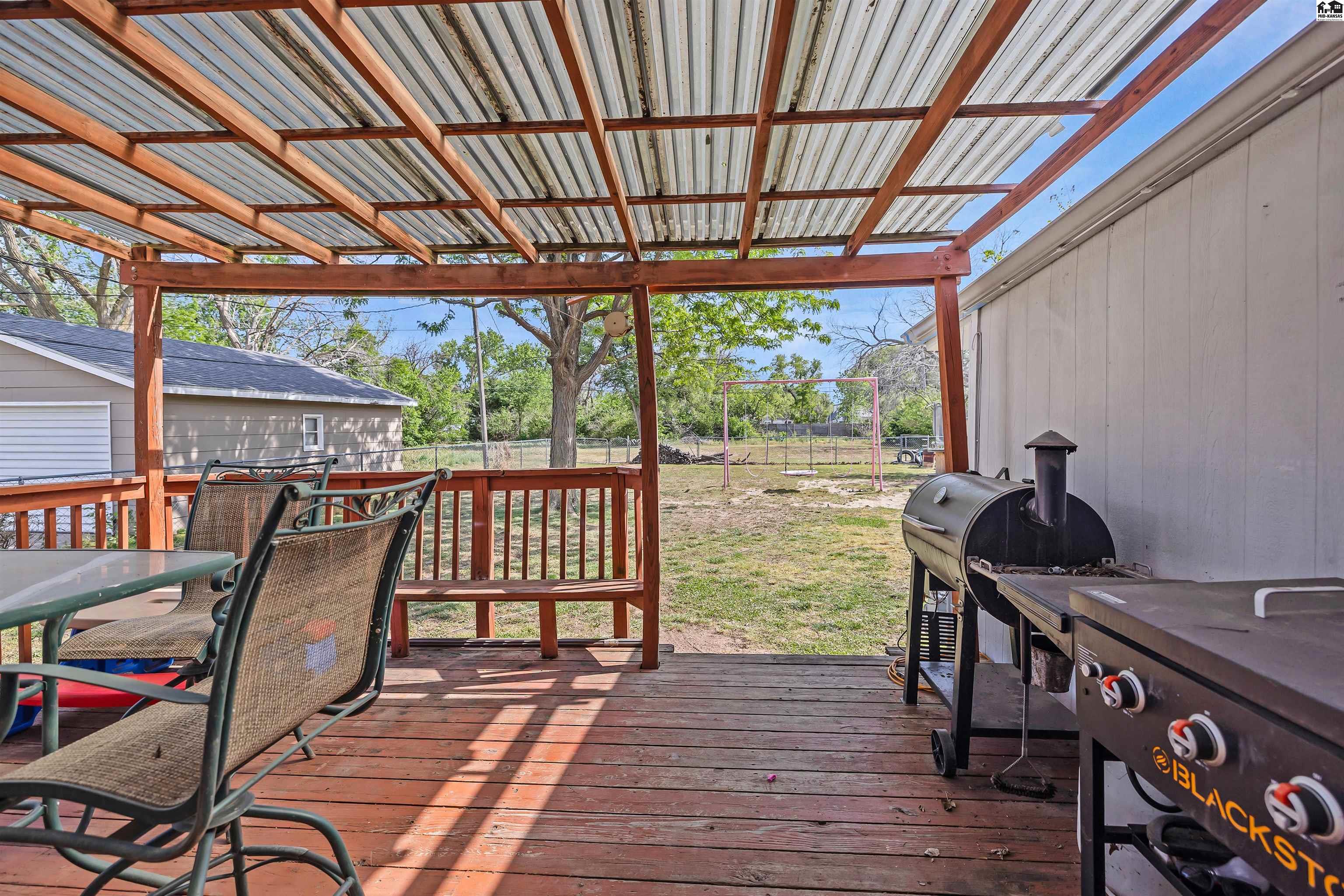 109 Robert Street Hutchinson KS 67502