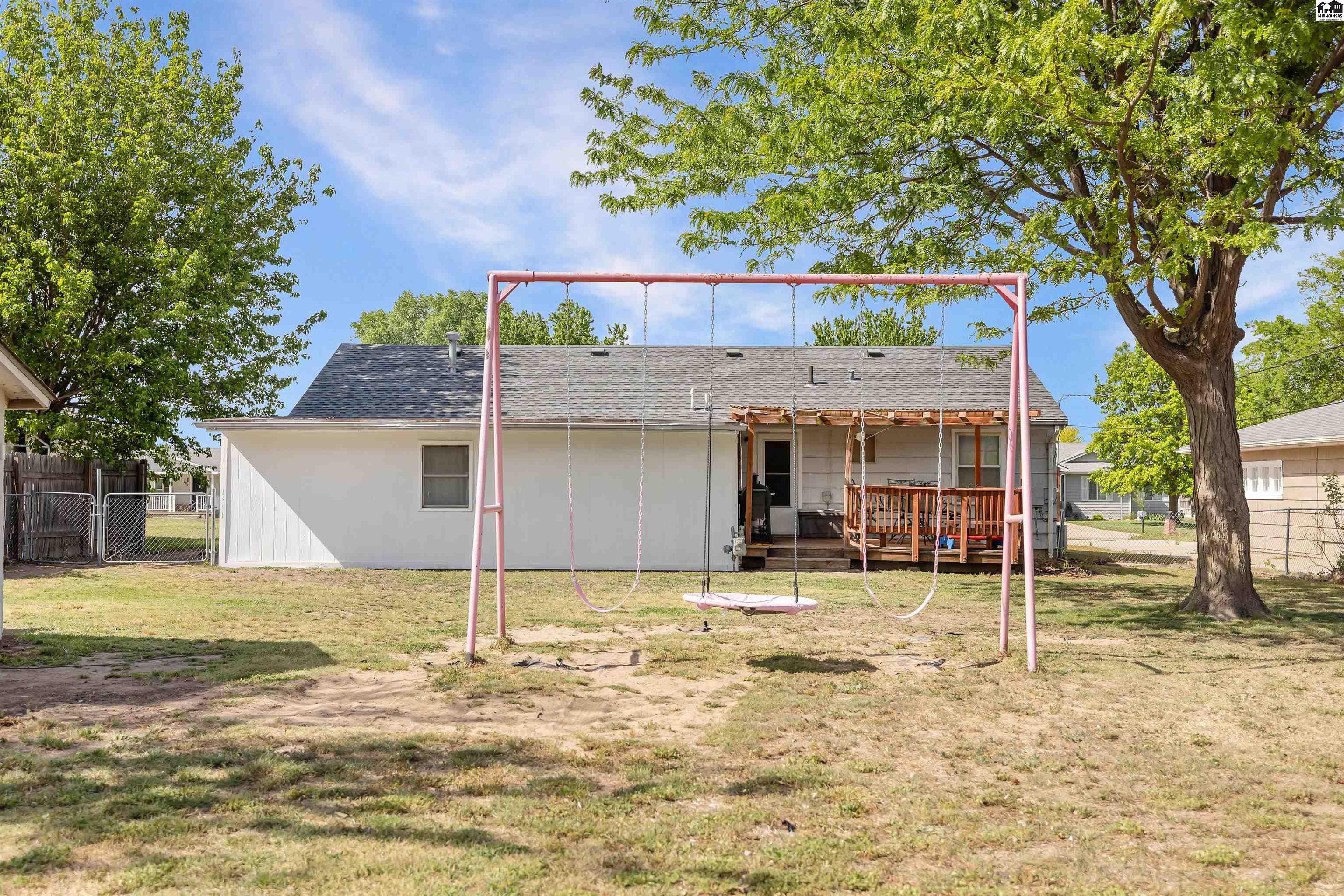 109 Robert Street Hutchinson KS 67502