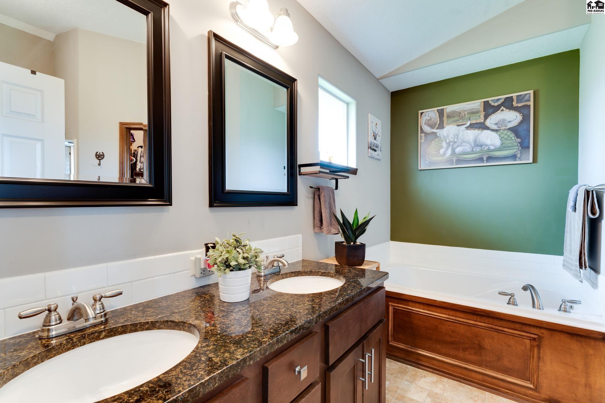 2140 Beltline Court Newton KS 67114