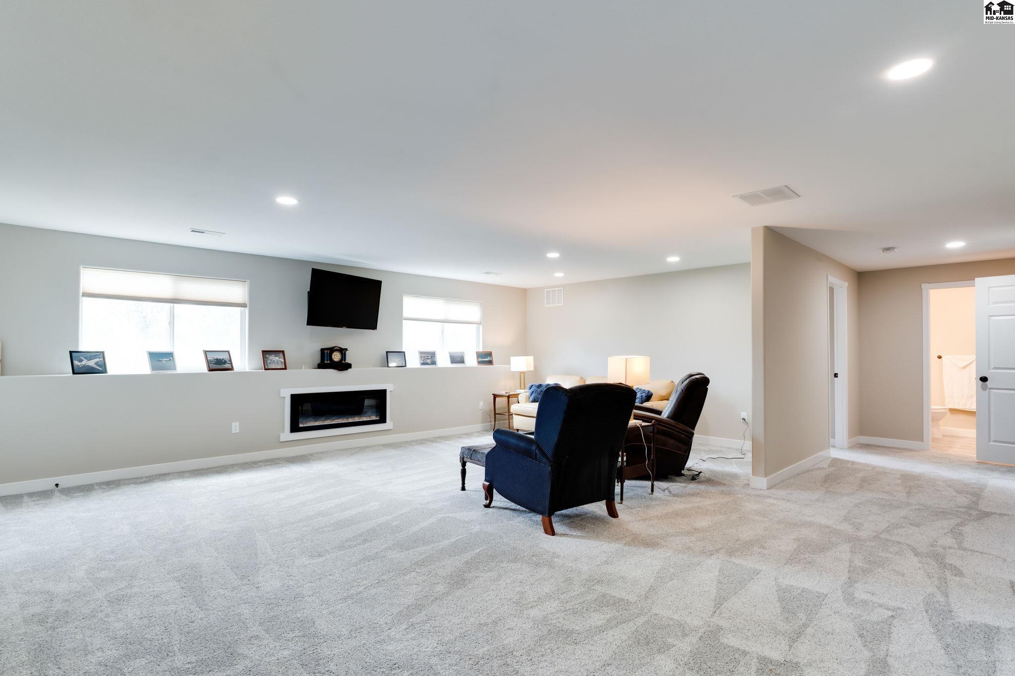 2140 Beltline Court Newton KS 67114