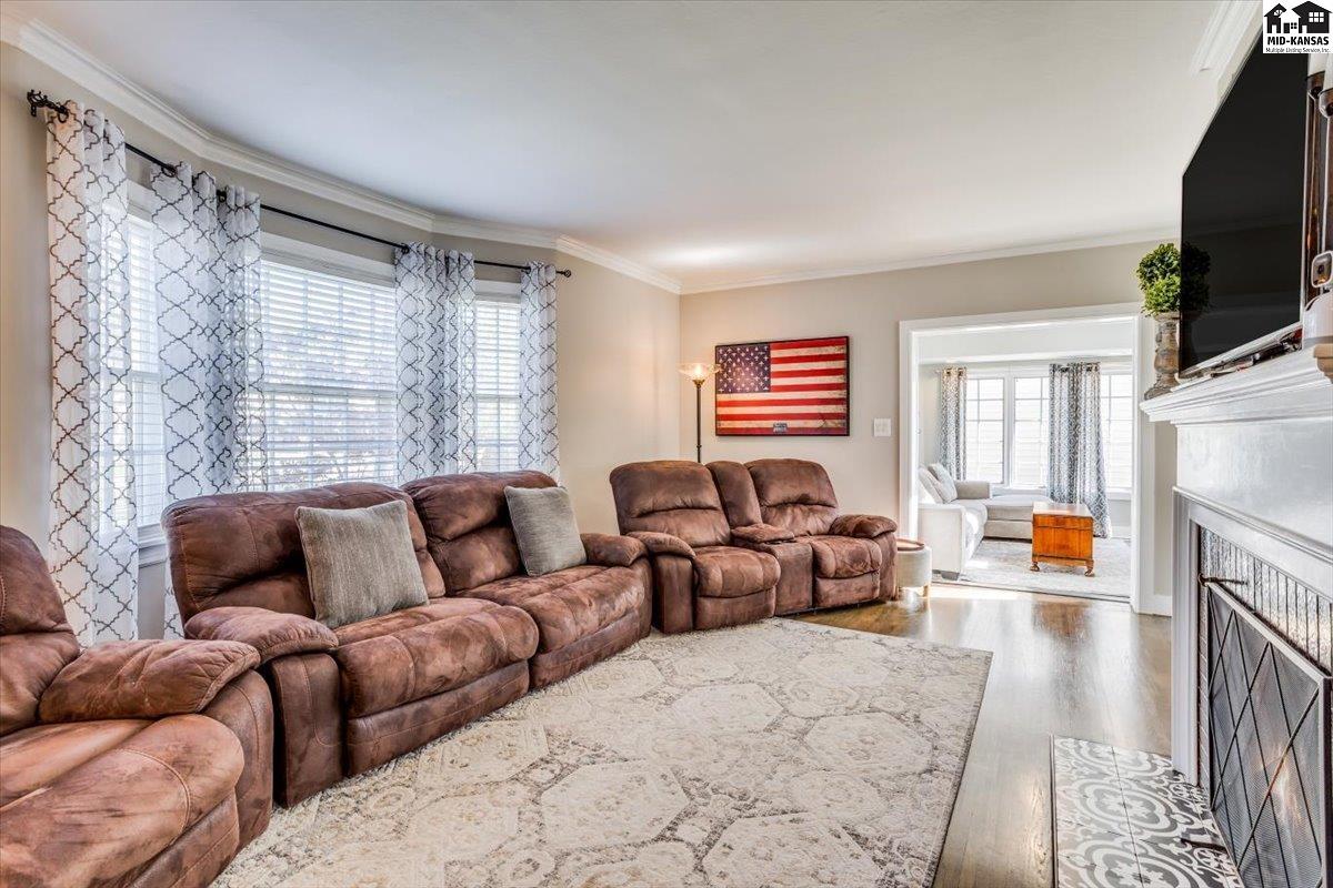 9 Crescent Boulevard Hutchinson KS 67502