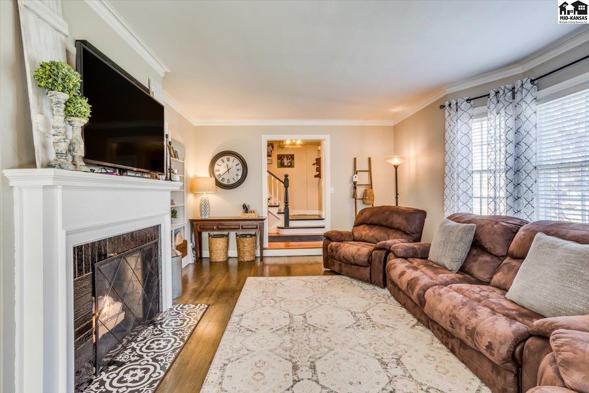 9 Crescent Boulevard Hutchinson KS 67502