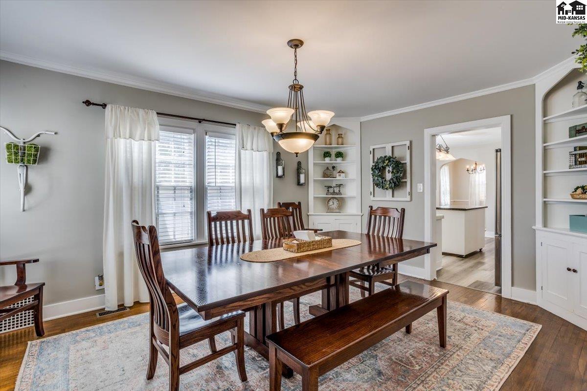 9 Crescent Boulevard Hutchinson KS 67502