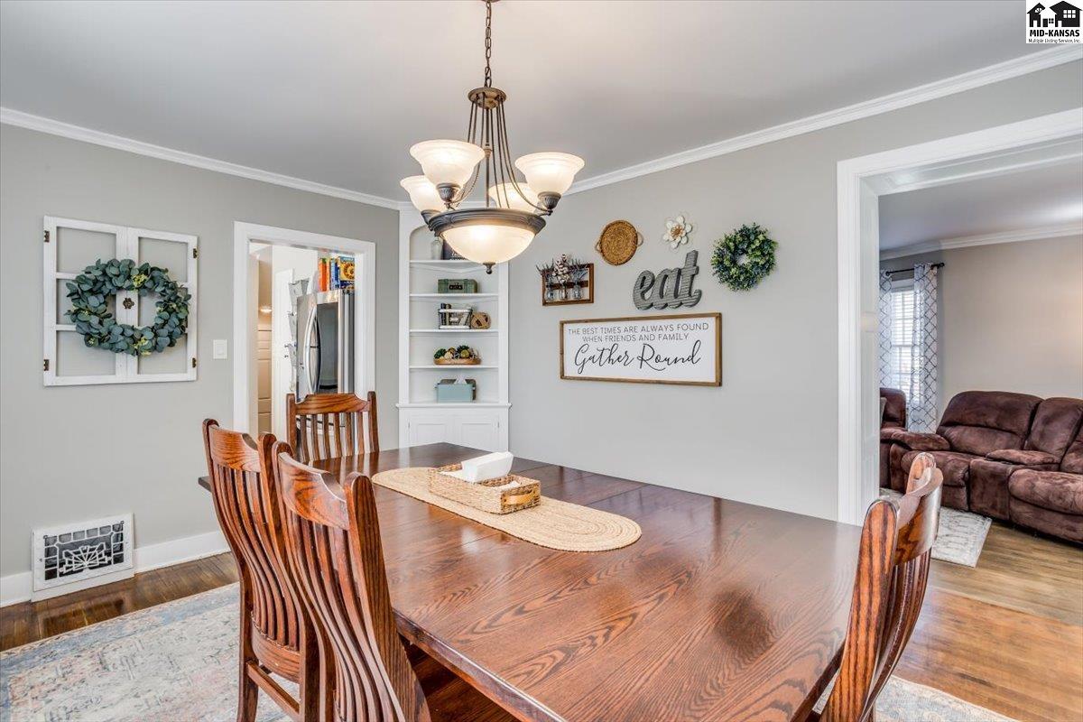 9 Crescent Boulevard Hutchinson KS 67502