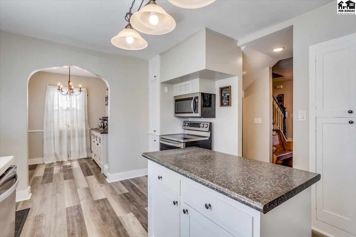 9 Crescent Boulevard Hutchinson KS 67502